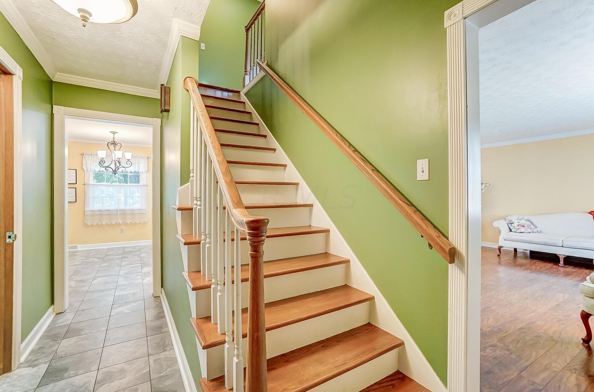 1727 Staffordshire Rd, Columbus OH 43229-2141 exterior