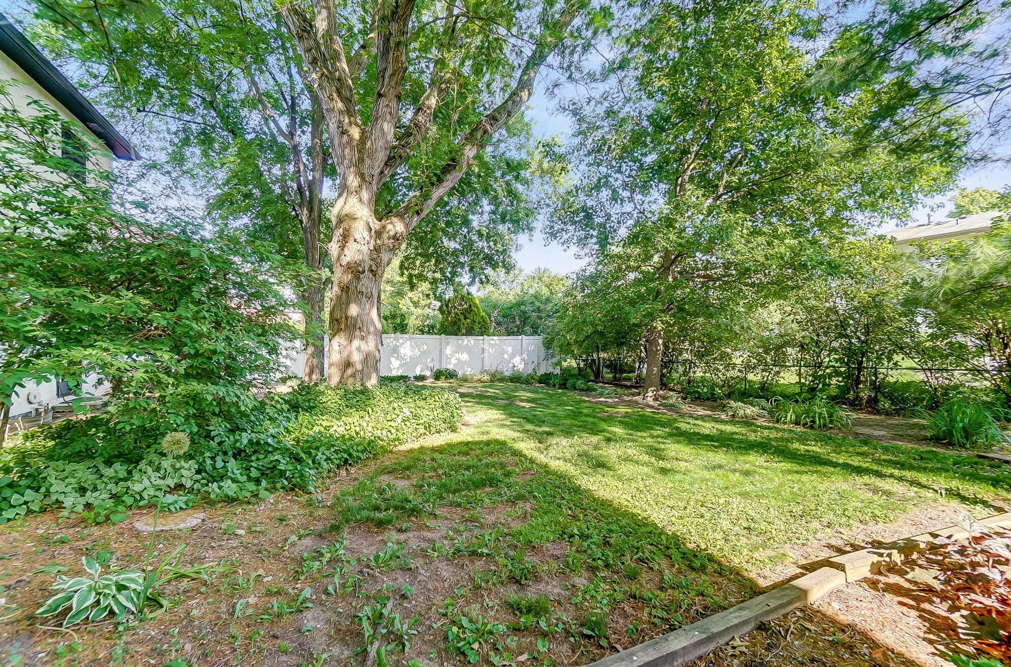 1727 Staffordshire Rd, Columbus OH 43229-2141 exterior