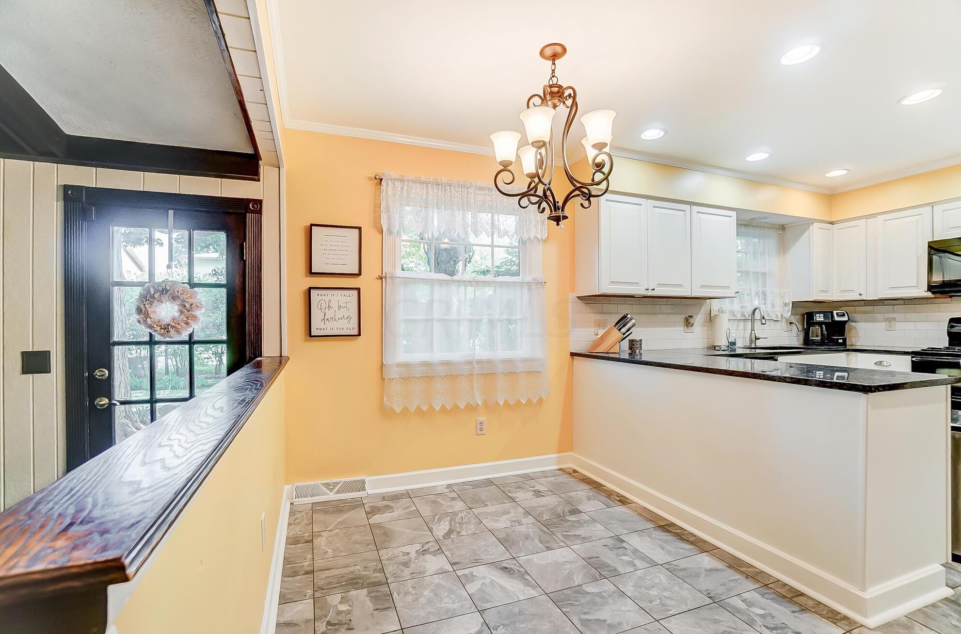 1727 Staffordshire Rd, Columbus OH 43229-2141 exterior