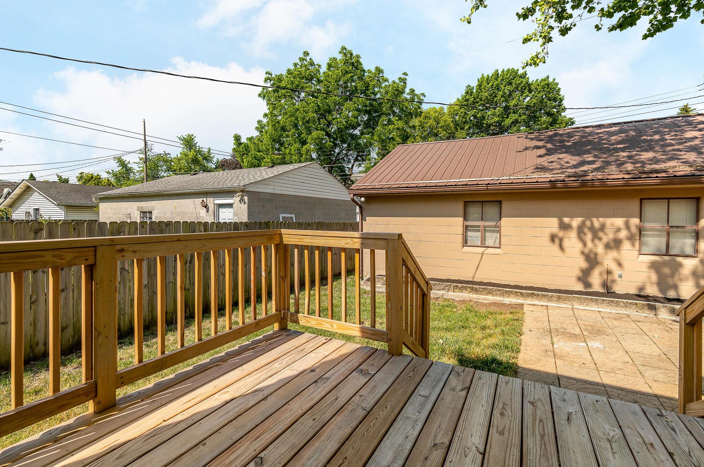 219 Huron Ave, Columbus OH 43204-2662 exterior