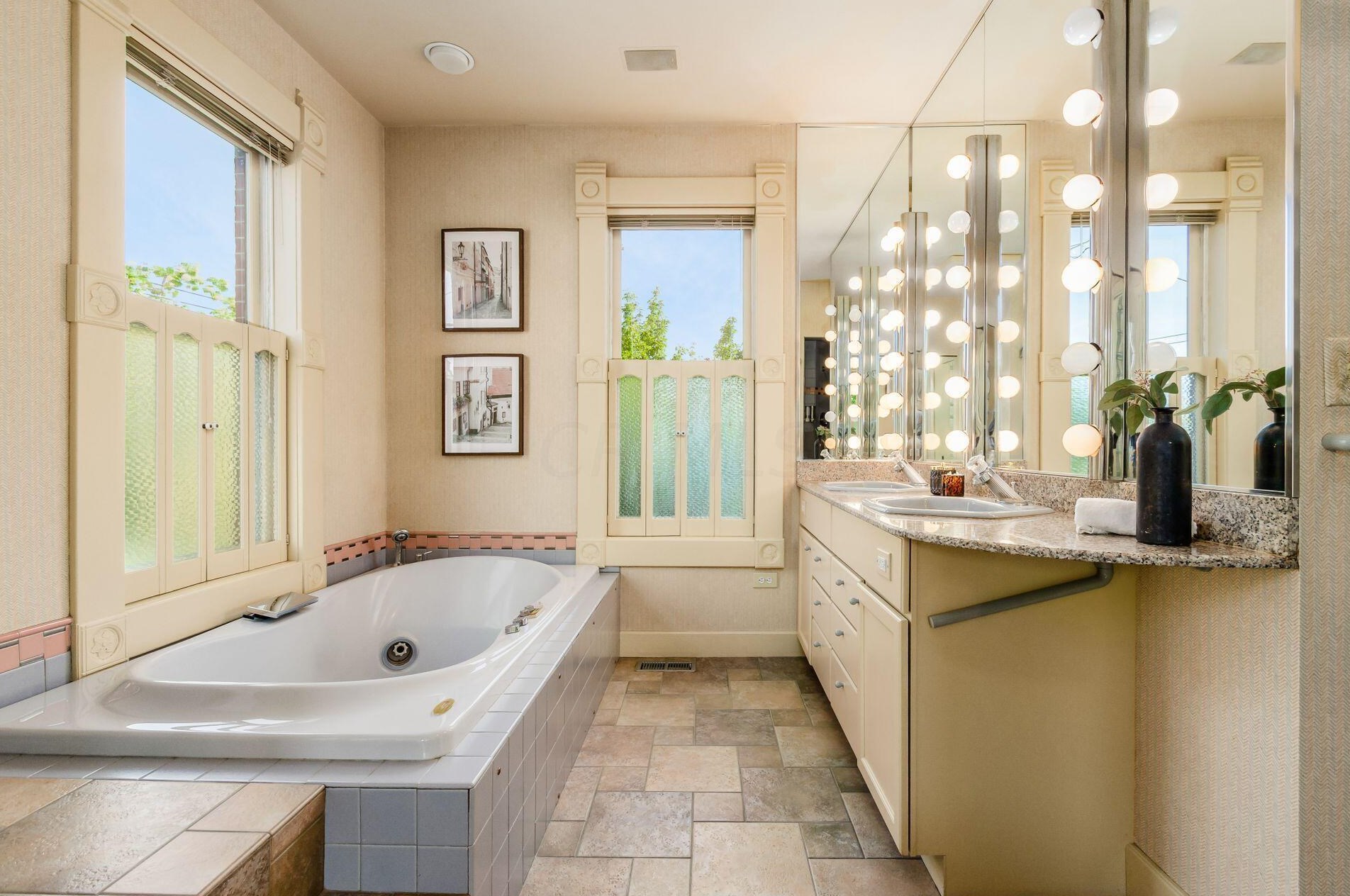 751 Jaeger St, Columbus OH 43206-2273 exterior