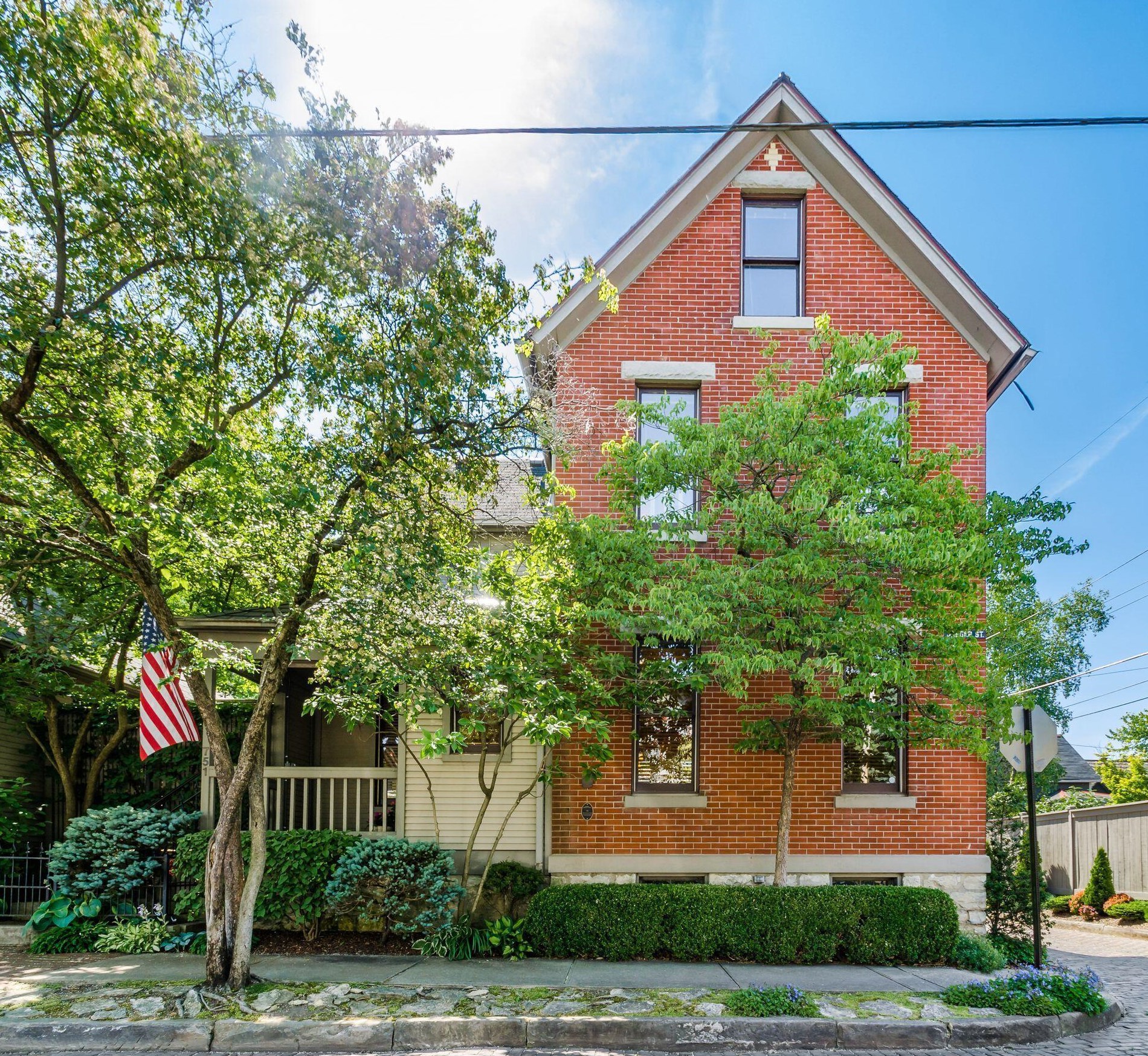 751 Jaeger St, Columbus, OH 43206-2272