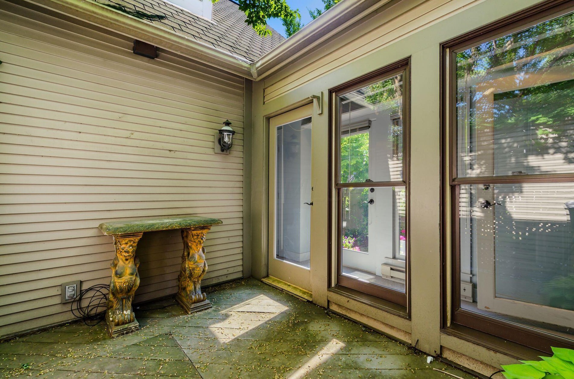 751 Jaeger St, Columbus OH 43206-2273 exterior