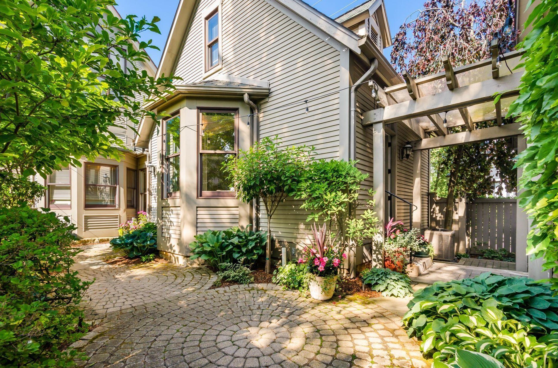 751 Jaeger St, Columbus OH 43206-2273 exterior