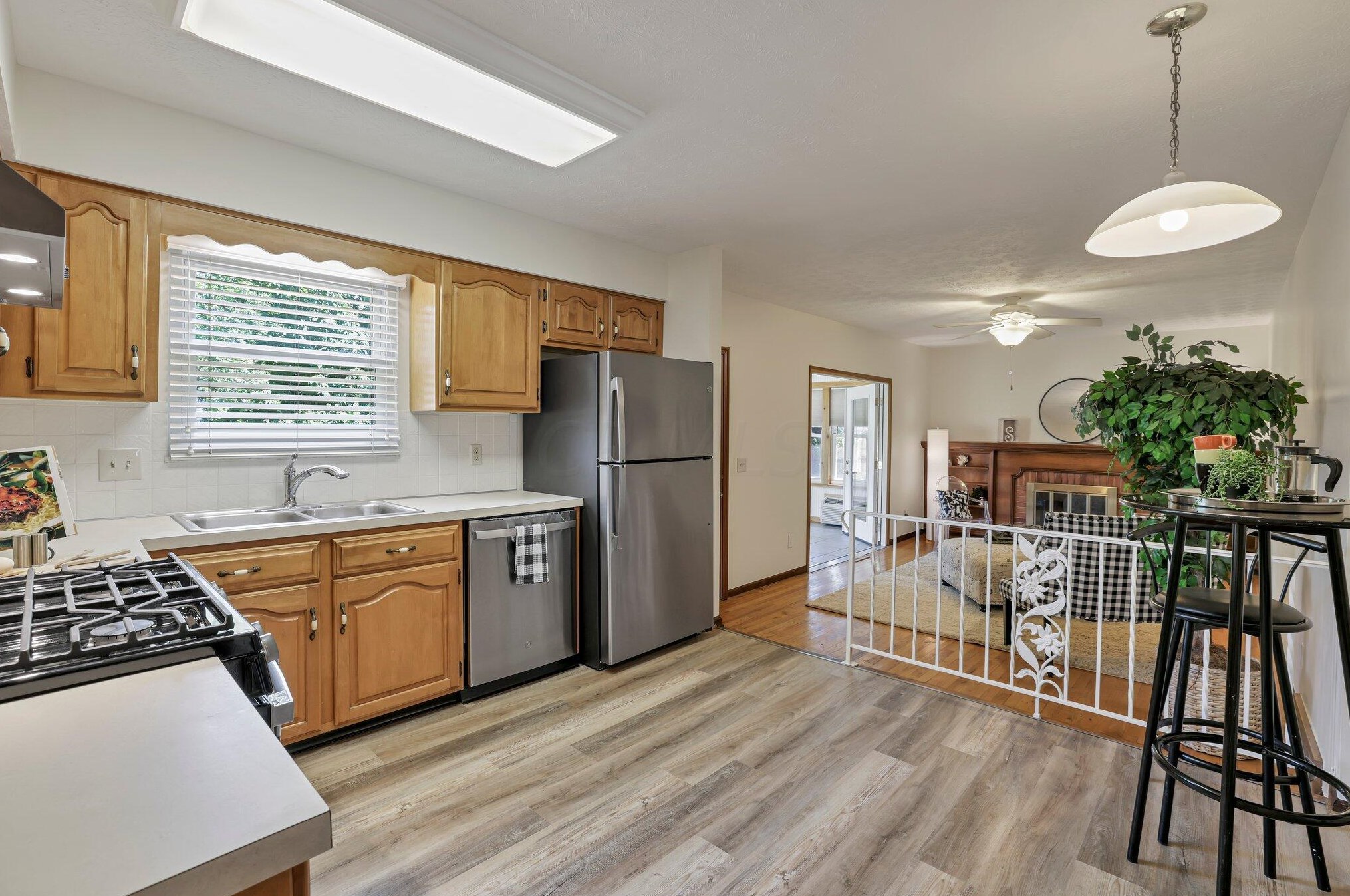 1762 Staffordshire Rd, Columbus OH 43229-2141 exterior