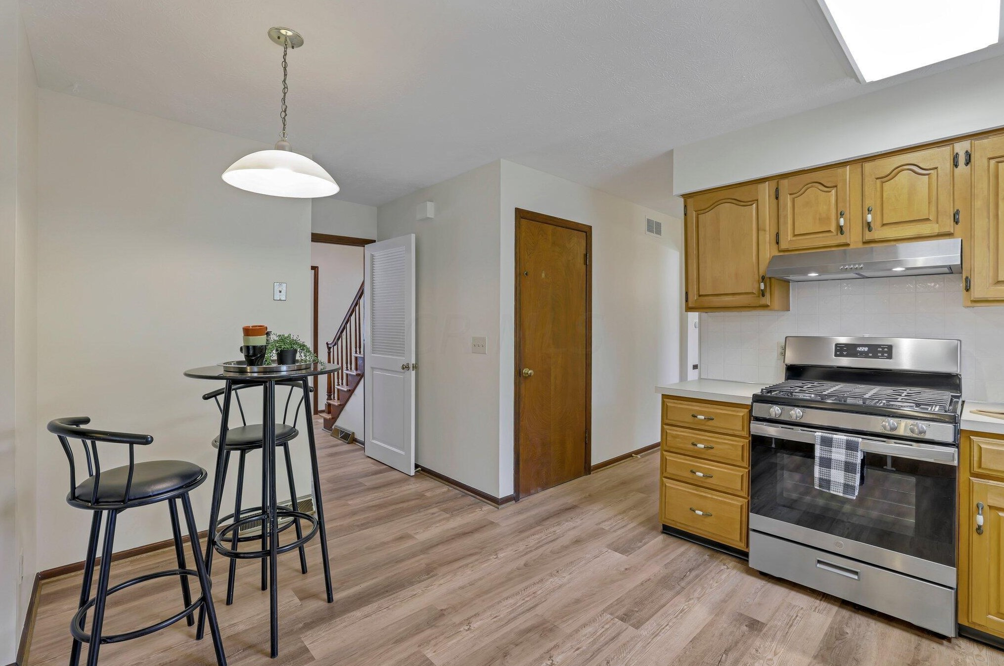 1762 Staffordshire Rd, Columbus OH 43229-2141 exterior