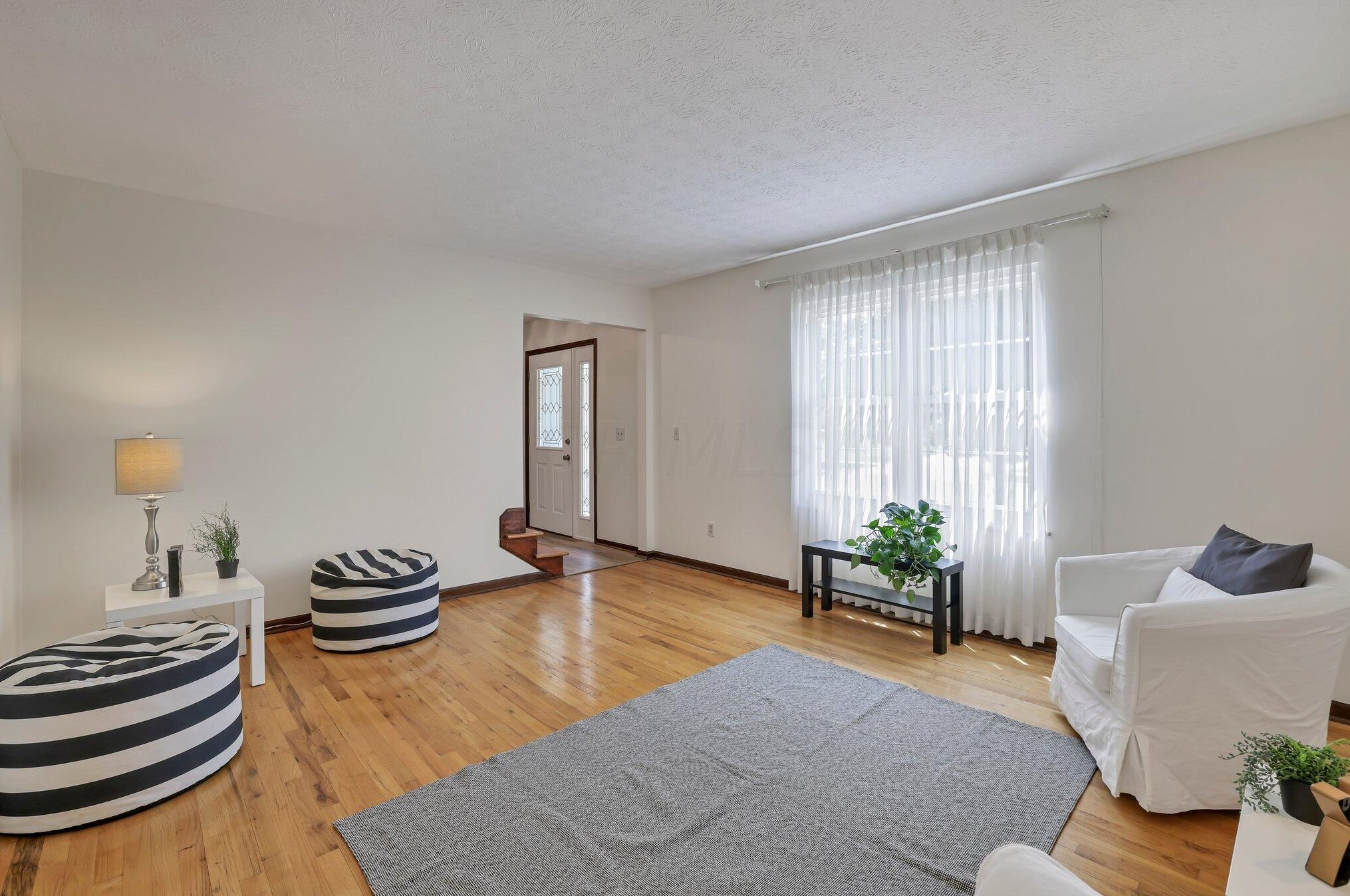 1762 Staffordshire Rd, Columbus OH 43229-2141 exterior