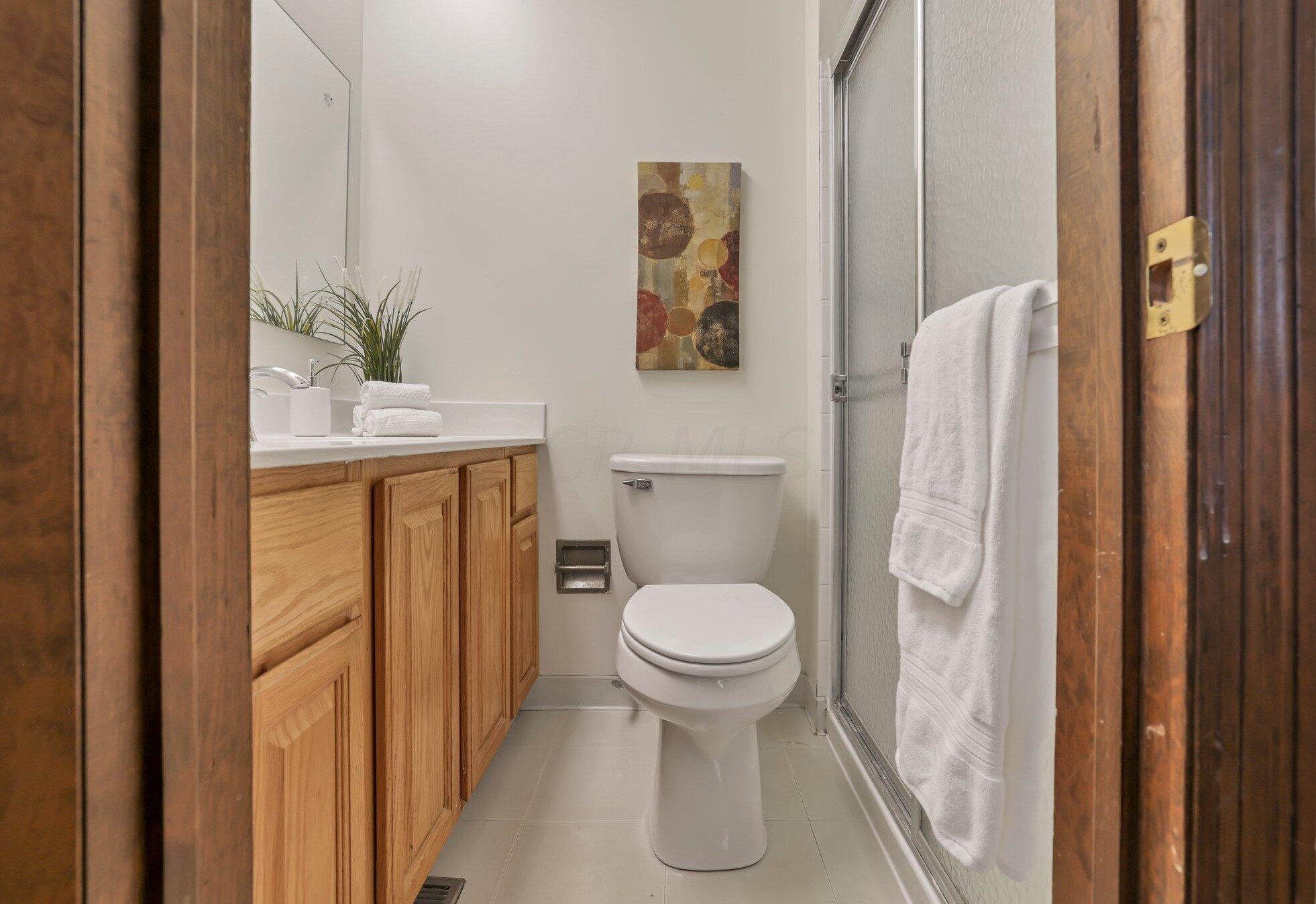 1762 Staffordshire Rd, Columbus OH 43229-2141 exterior