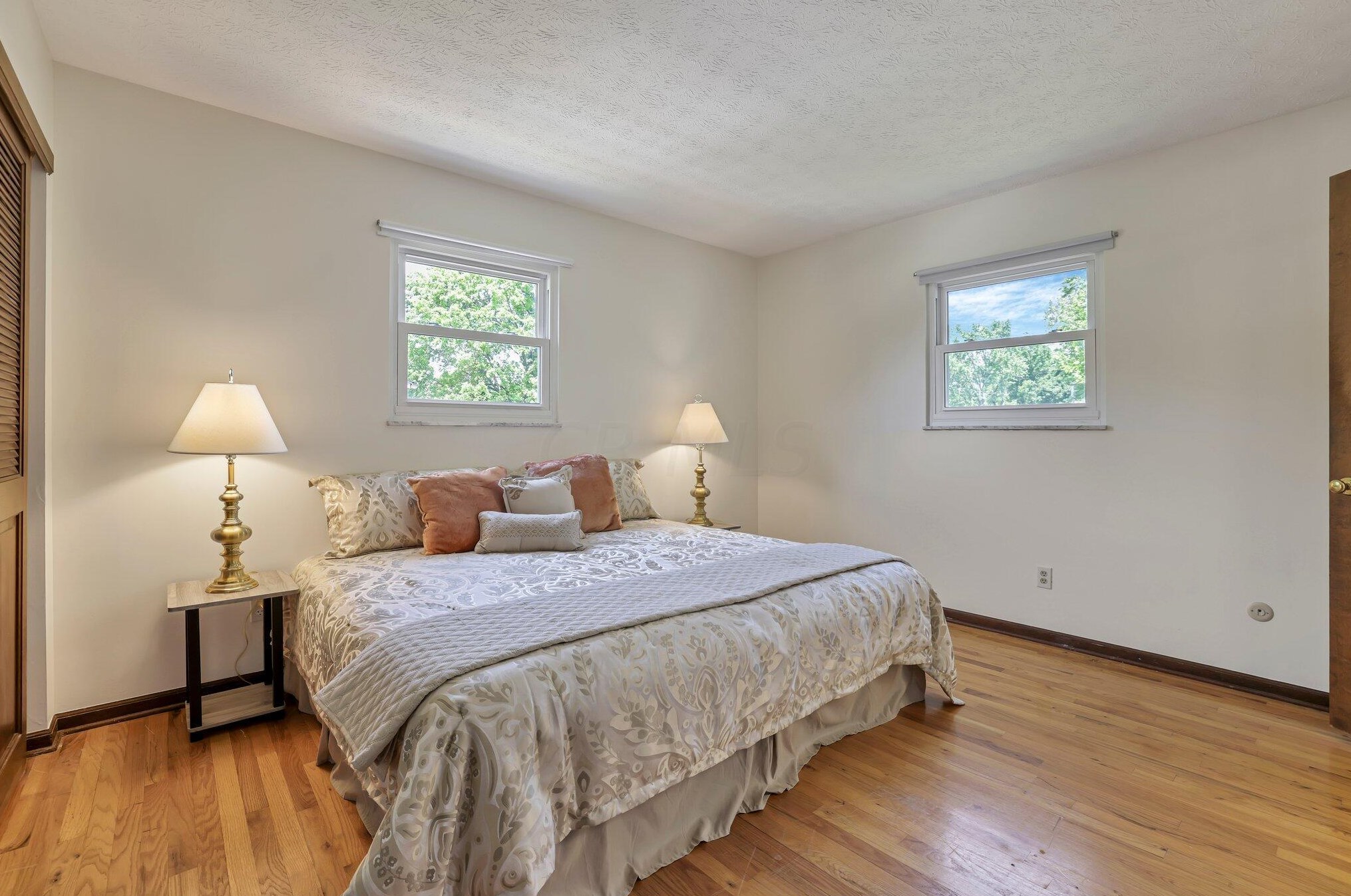 1762 Staffordshire Rd, Columbus OH 43229-2141 exterior