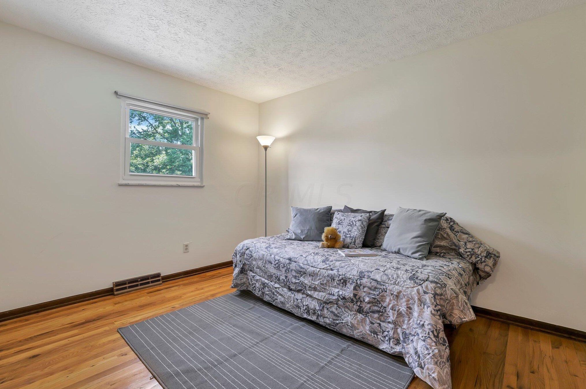 1762 Staffordshire Rd, Columbus OH 43229-2141 exterior