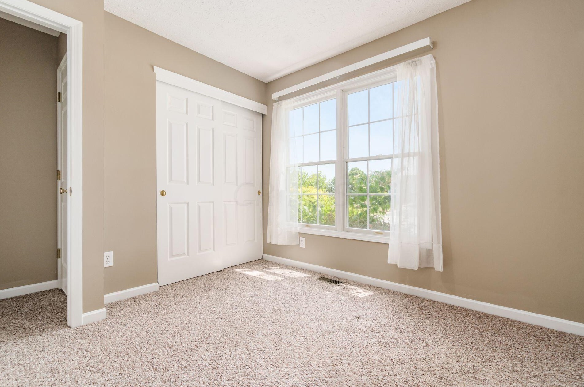 3658 Larkwell Way, Columbus OH 43232-3600 exterior