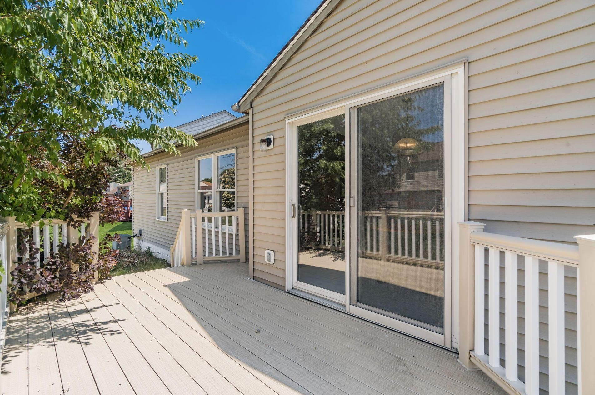 3658 Larkwell Way, Columbus OH 43232-3600 exterior