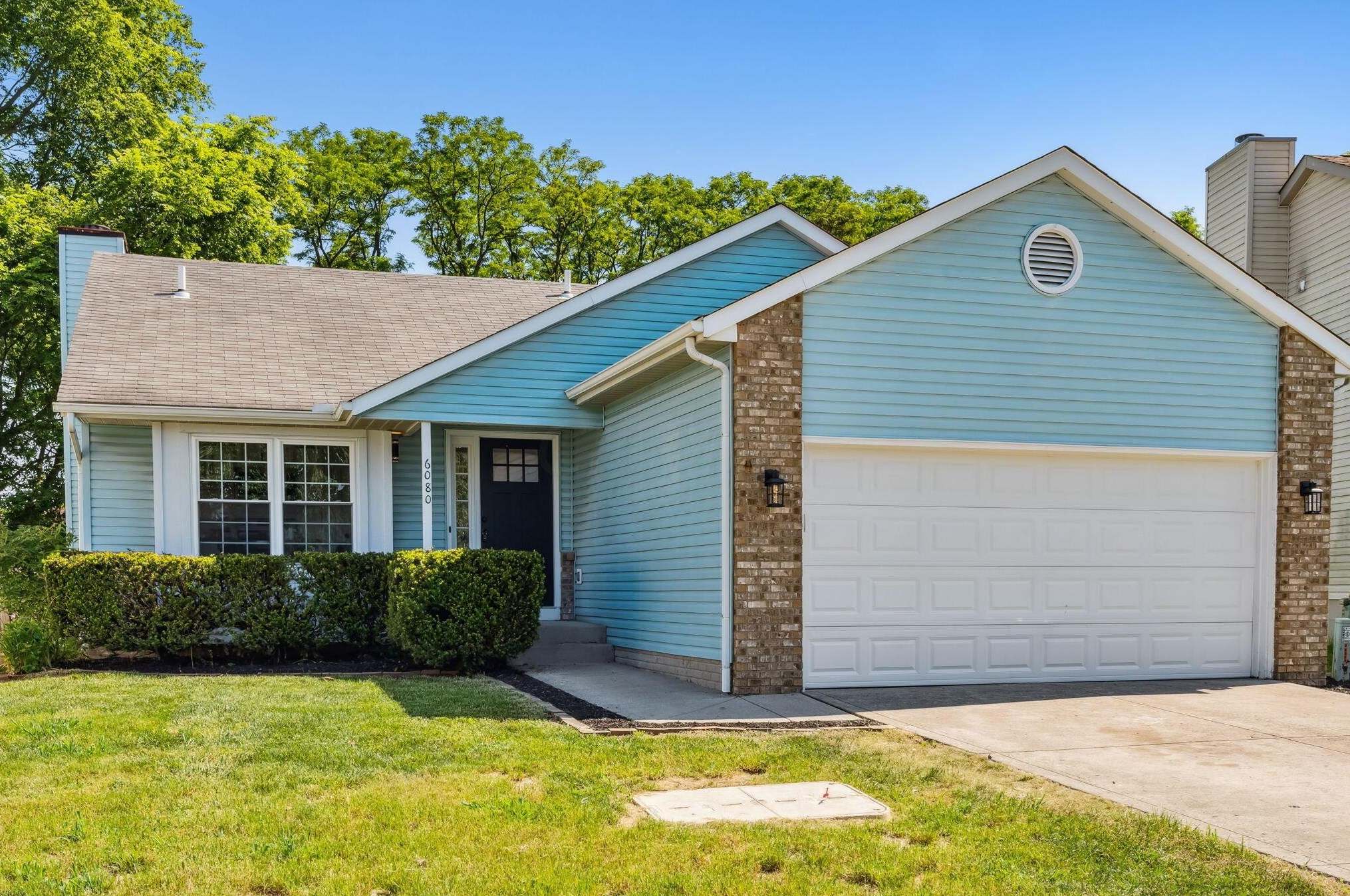 6080 Leafridge Ln, Columbus, OH 43232-7718