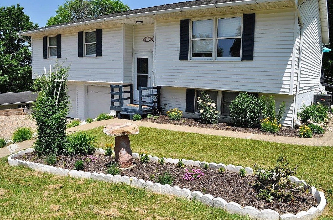 124 Valley Gem Dr, Zanesville, OH 43701