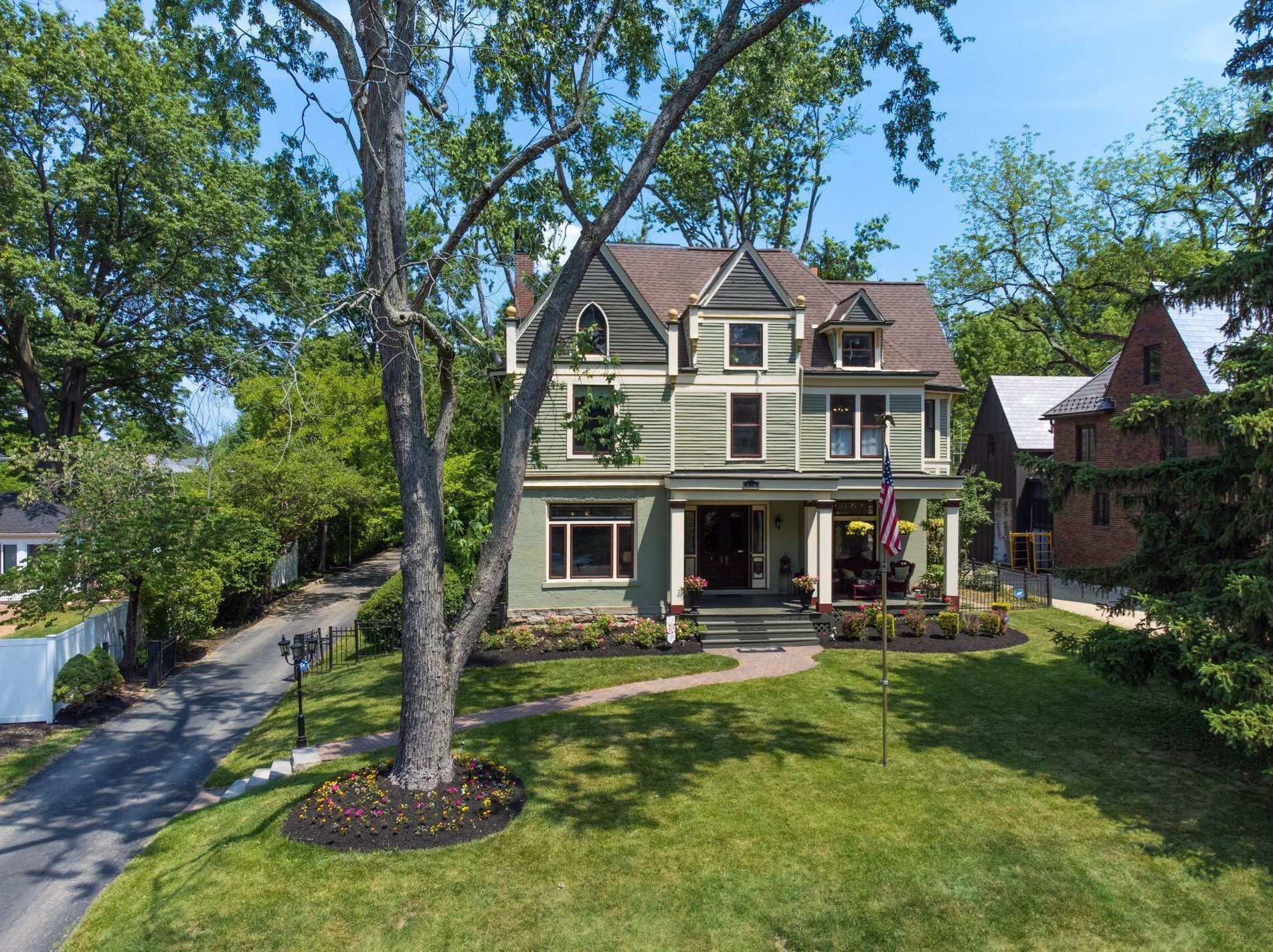 150 North Broadway, Columbus OH 43214-4112 exterior