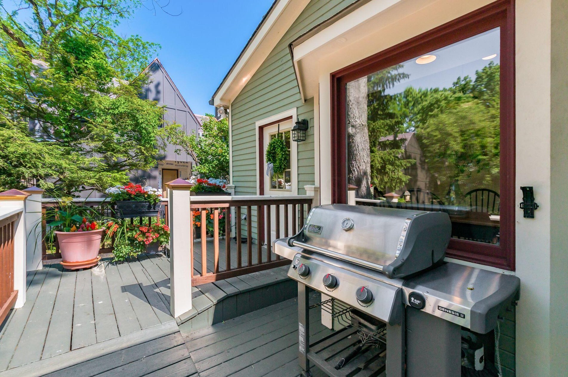 150 North Broadway, Columbus OH 43214-4112 exterior