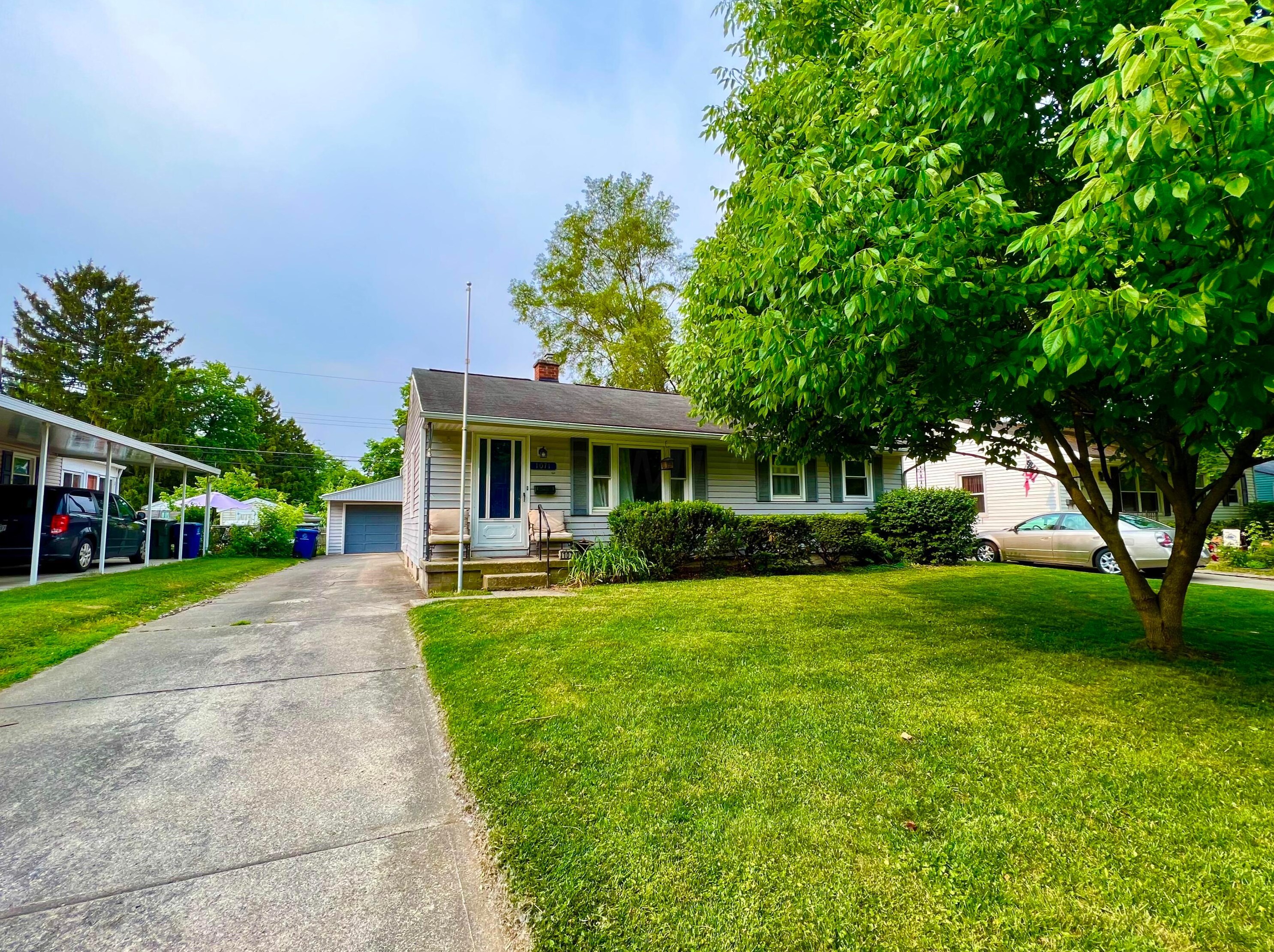 1071 Zebulon Ave, Columbus, OH 43224-2756