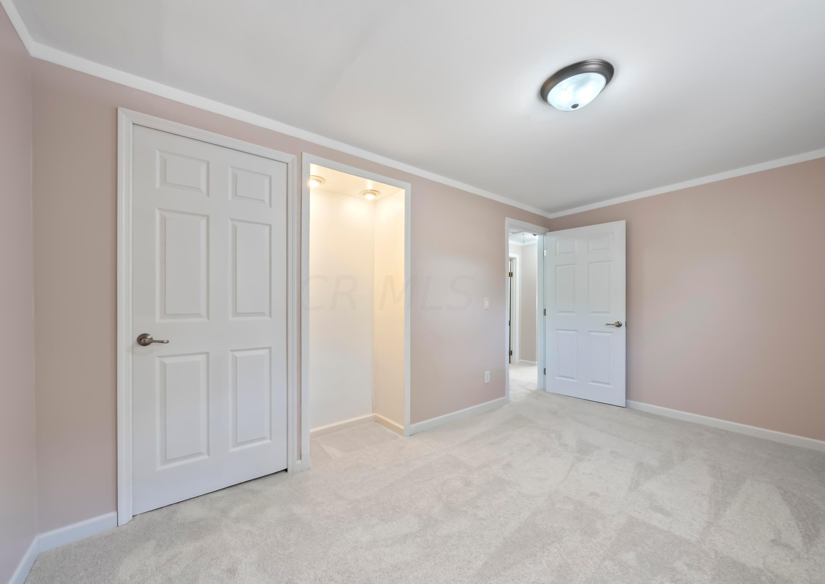 3047 Azelda St, Columbus OH 43224-4011 exterior