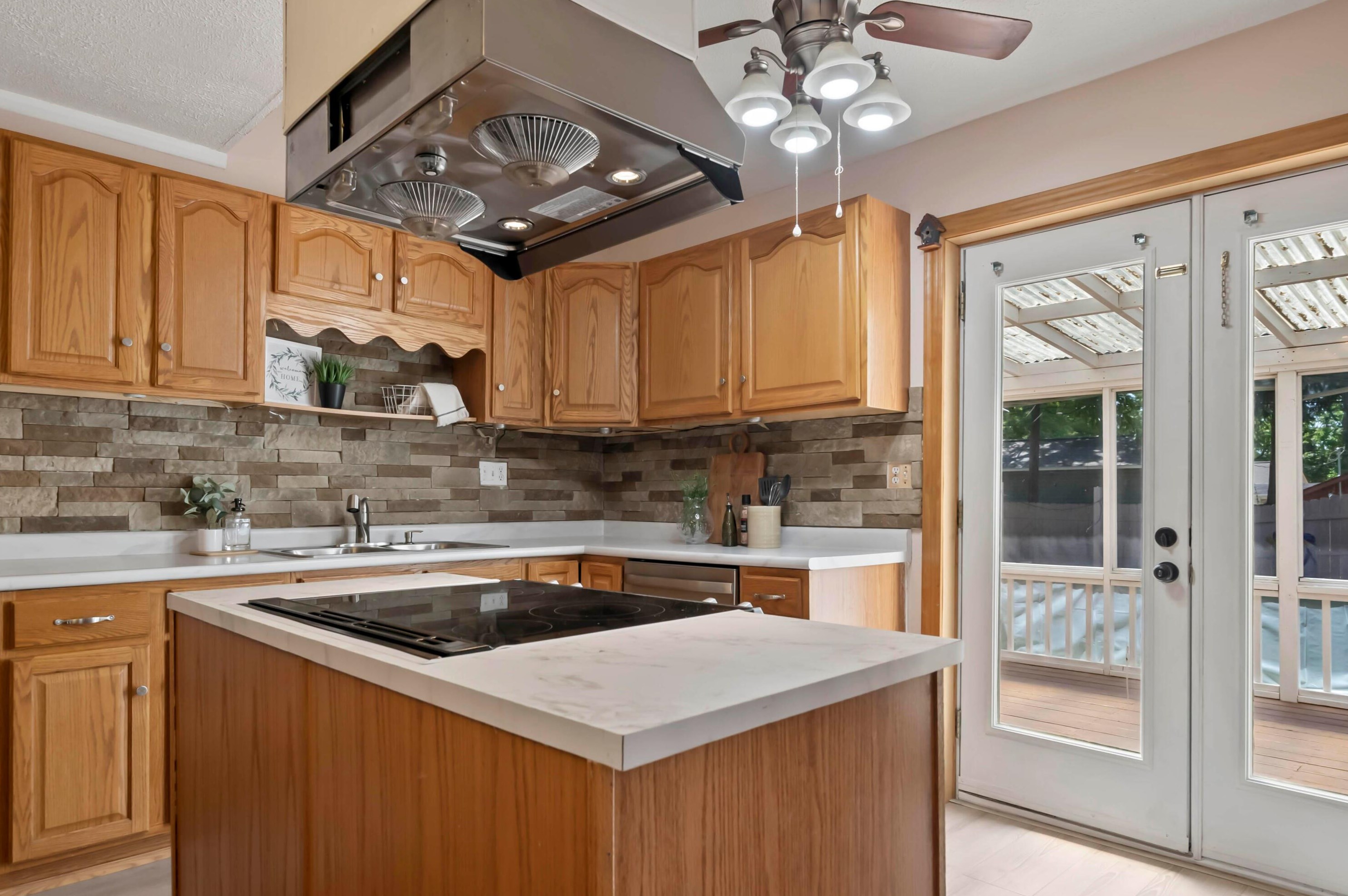 3047 Azelda St, Columbus OH 43224-4011 exterior