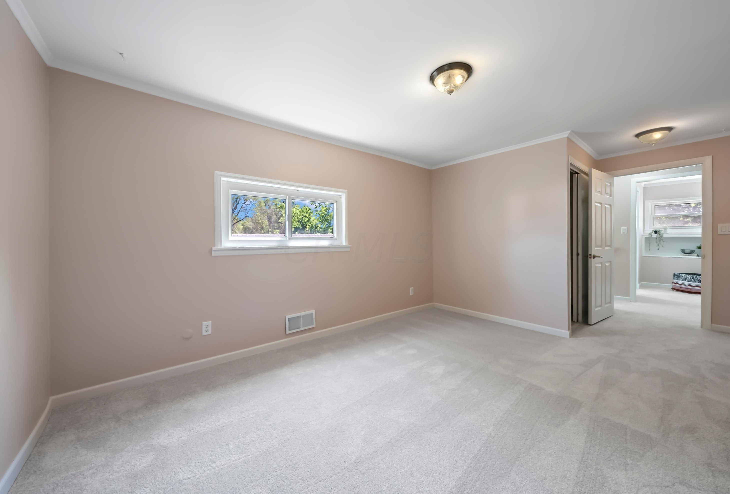 3047 Azelda St, Columbus OH 43224-4011 exterior