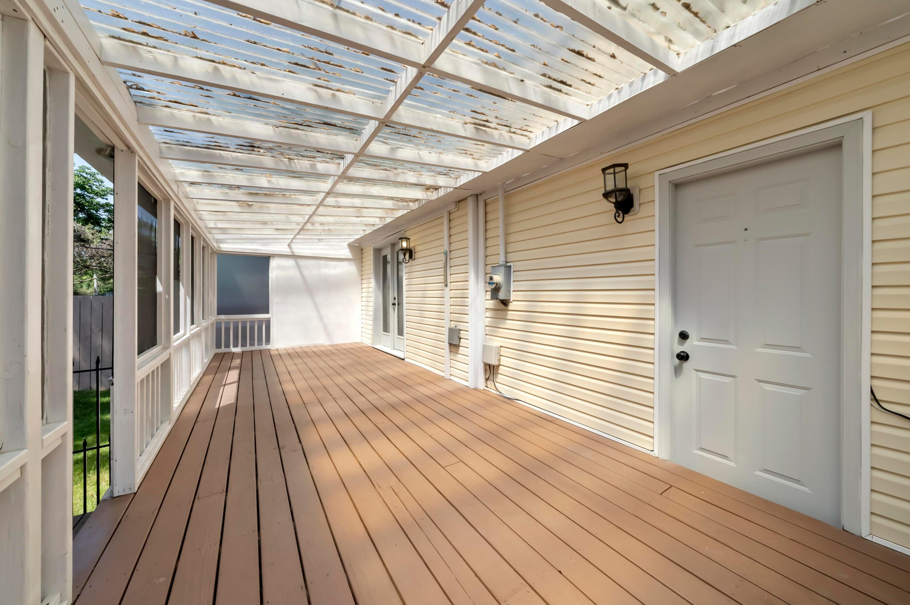 3047 Azelda St, Columbus OH 43224-4011 exterior