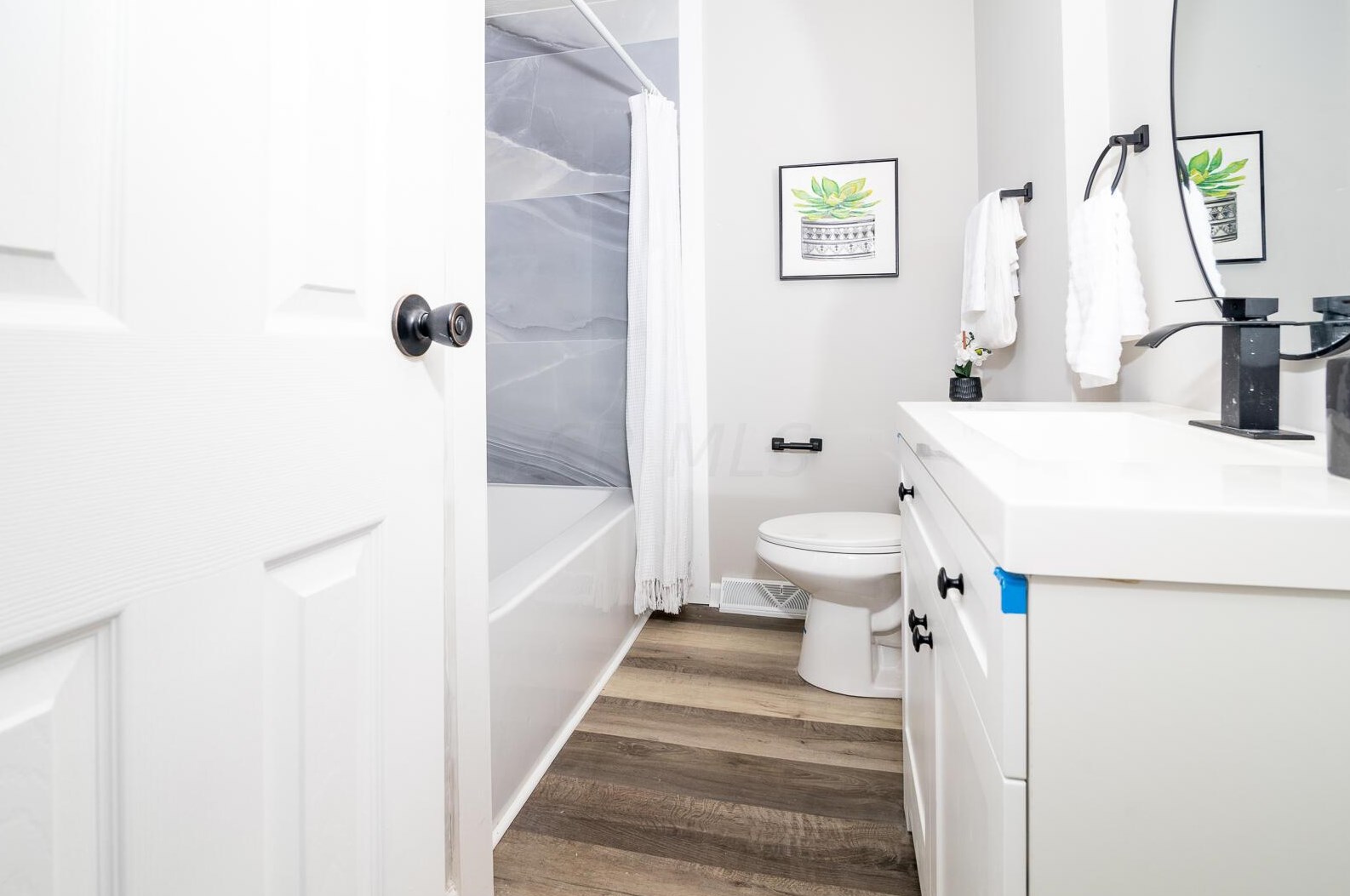 3518 Meldrake St, Columbus OH  43230-1624 exterior