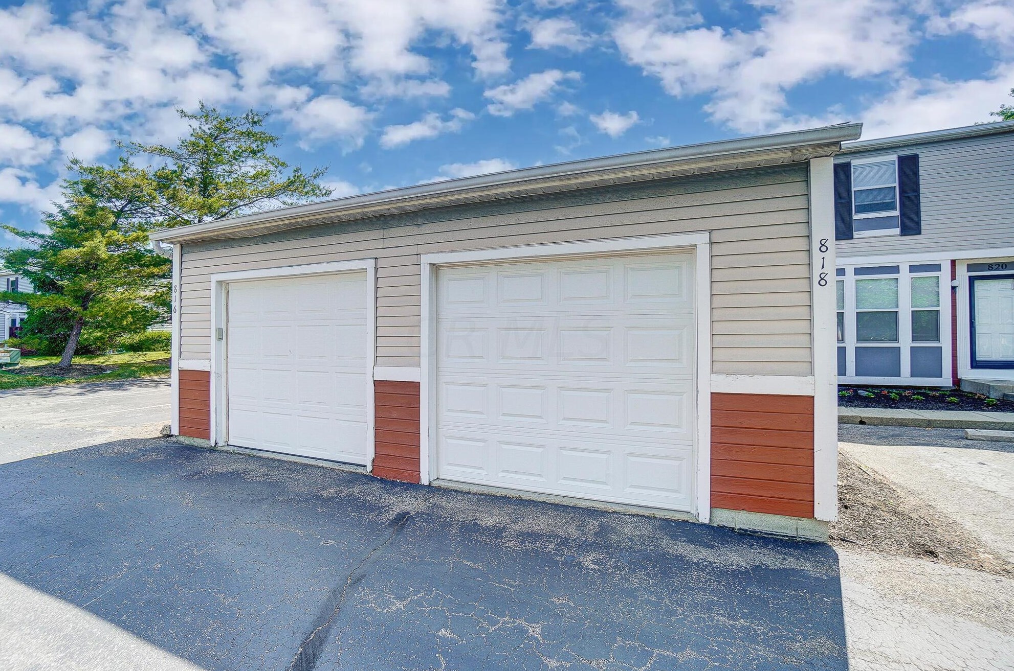 818 Pine Way Dr, Columbus OH  43085-4847 exterior