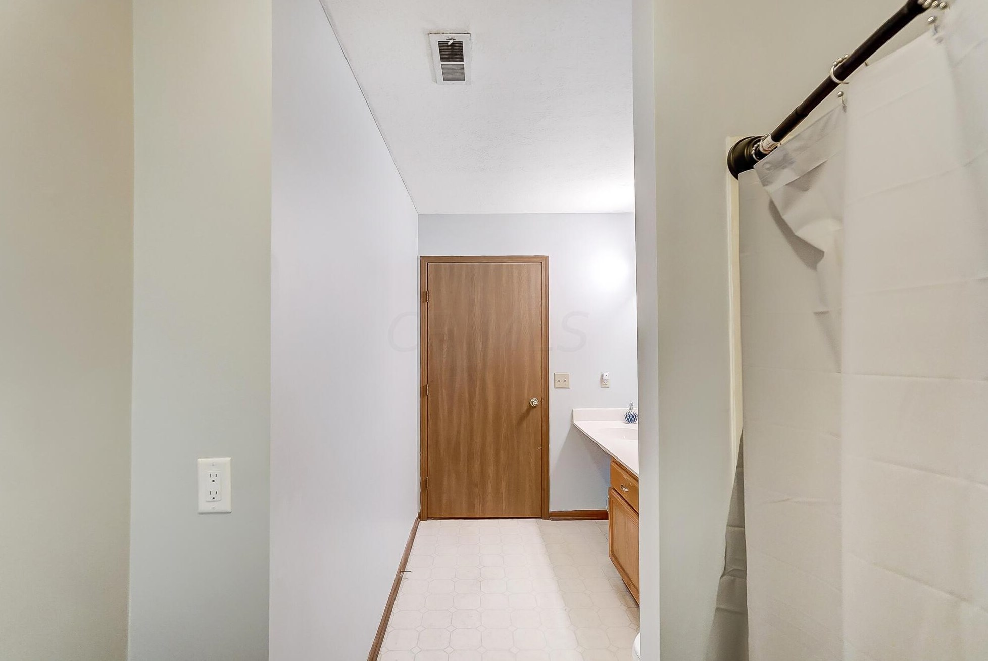 3174 Briggs Rd, Columbus OH 43204-2361 exterior