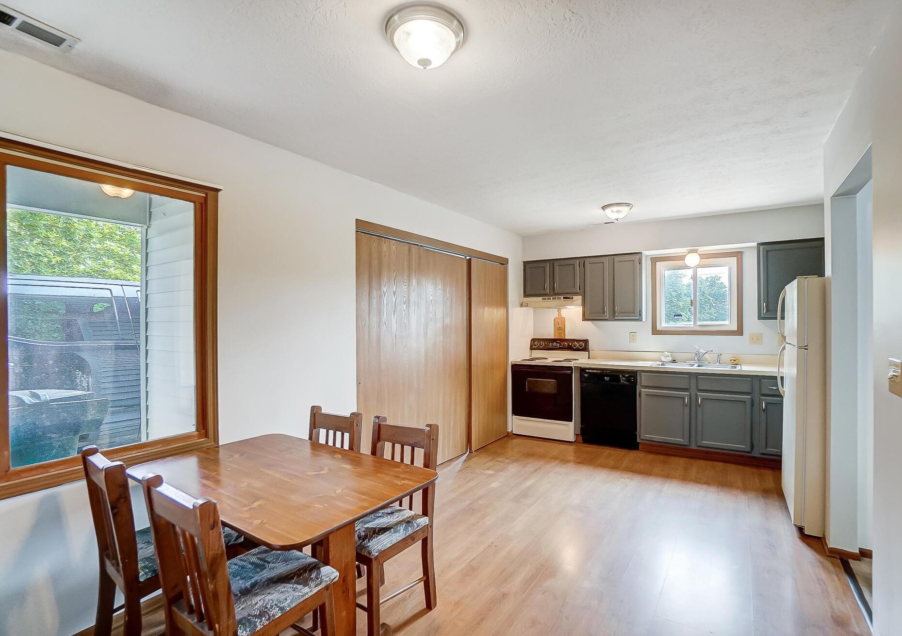 3174 Briggs Rd, Columbus OH 43204-2361 exterior