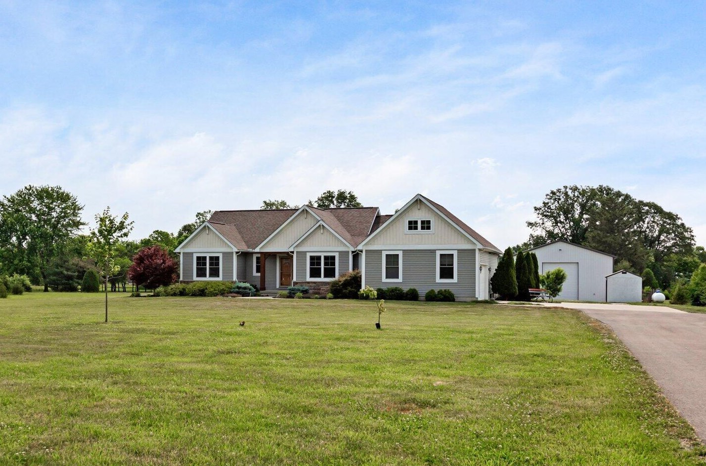 12068 Winchester Rd, Ashville, OH 43103-9402