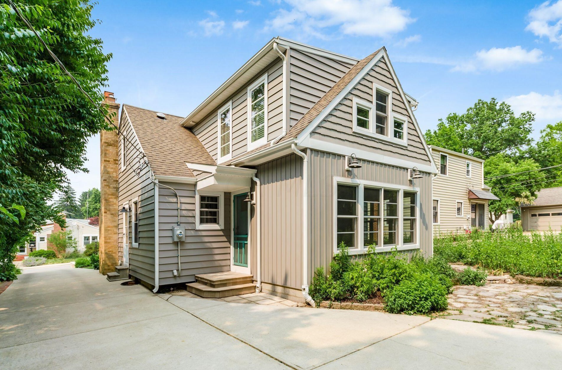 293 Deland Ave, Columbus OH 43214-3025 exterior