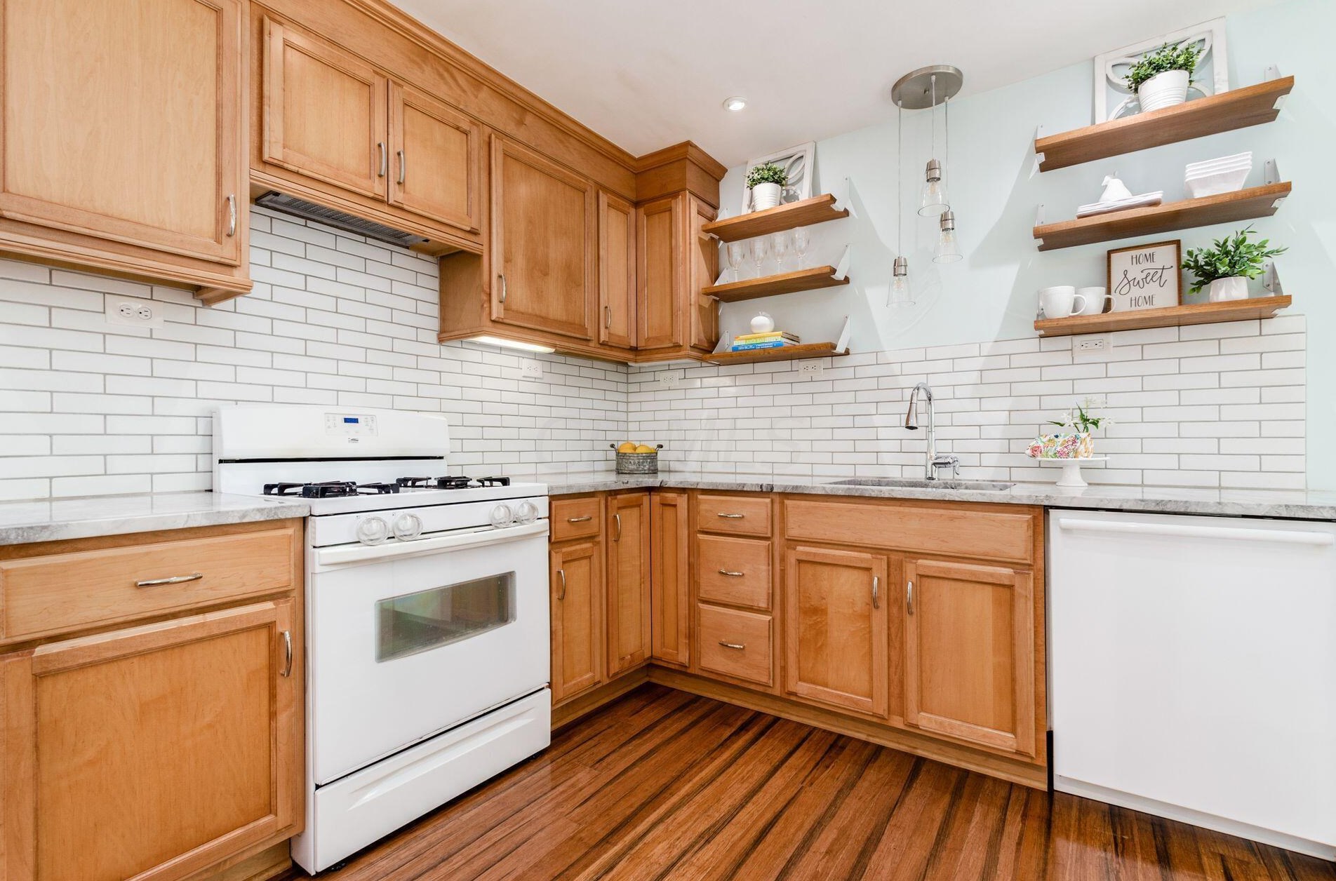 293 Deland Ave, Columbus OH 43214-3025 exterior