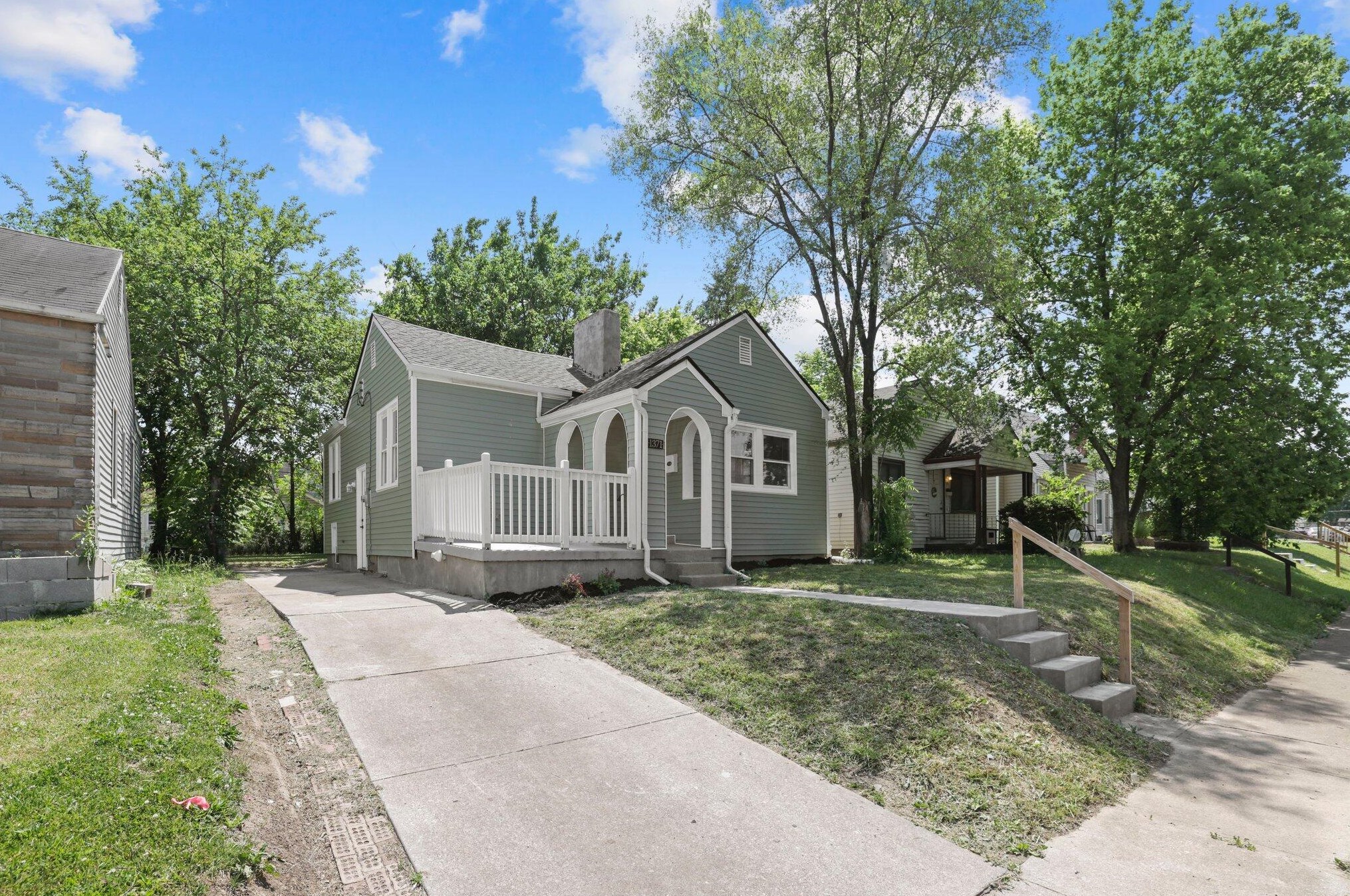 1371 22nd Ave, Columbus OH 43211-2125 exterior