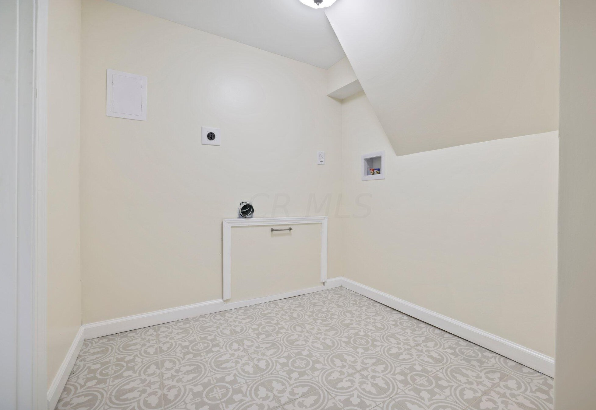 1371 22nd Ave, Columbus OH 43211-2125 exterior