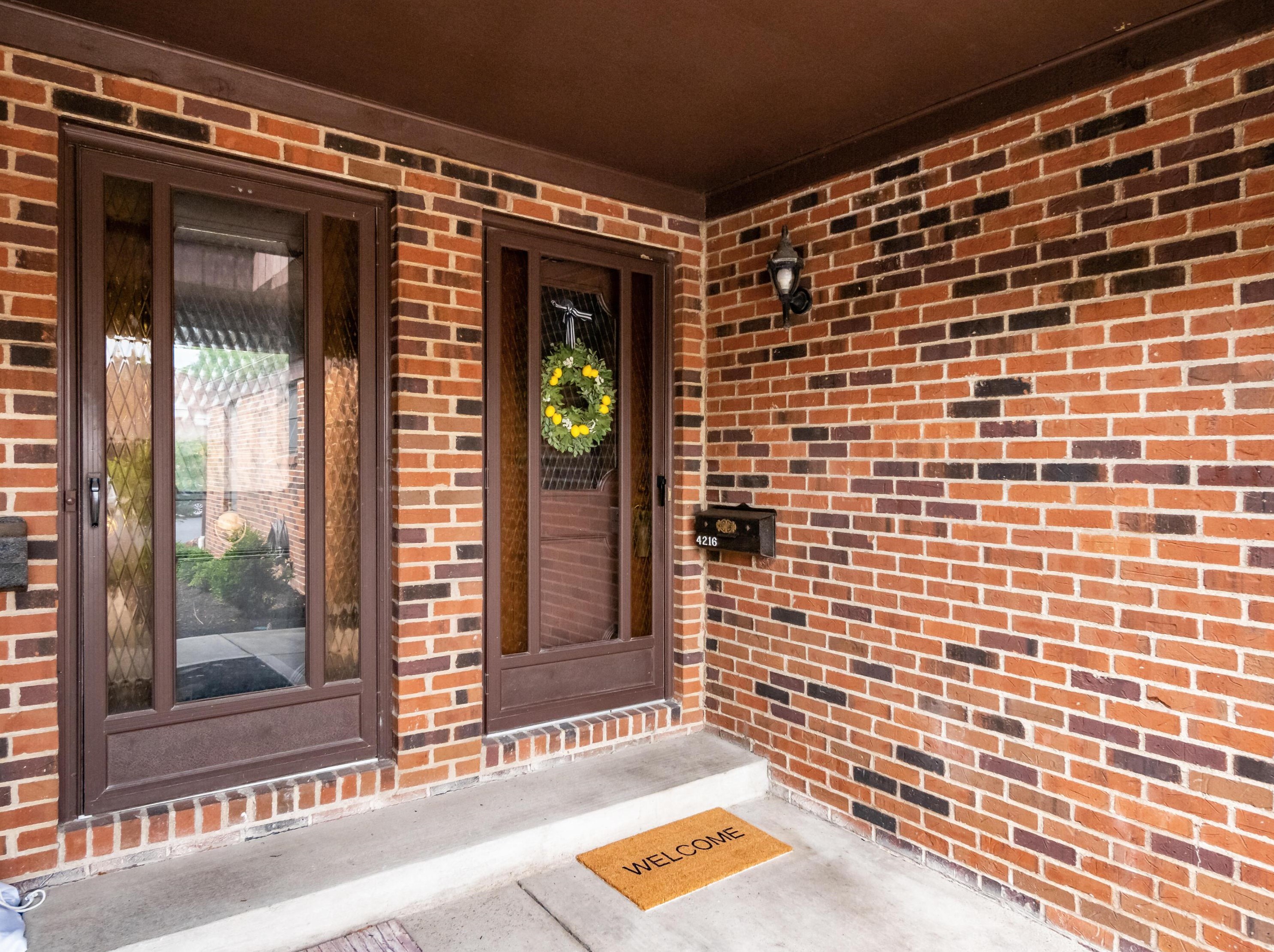 4216 Chaucer Ln, Columbus, OH 43220-4055