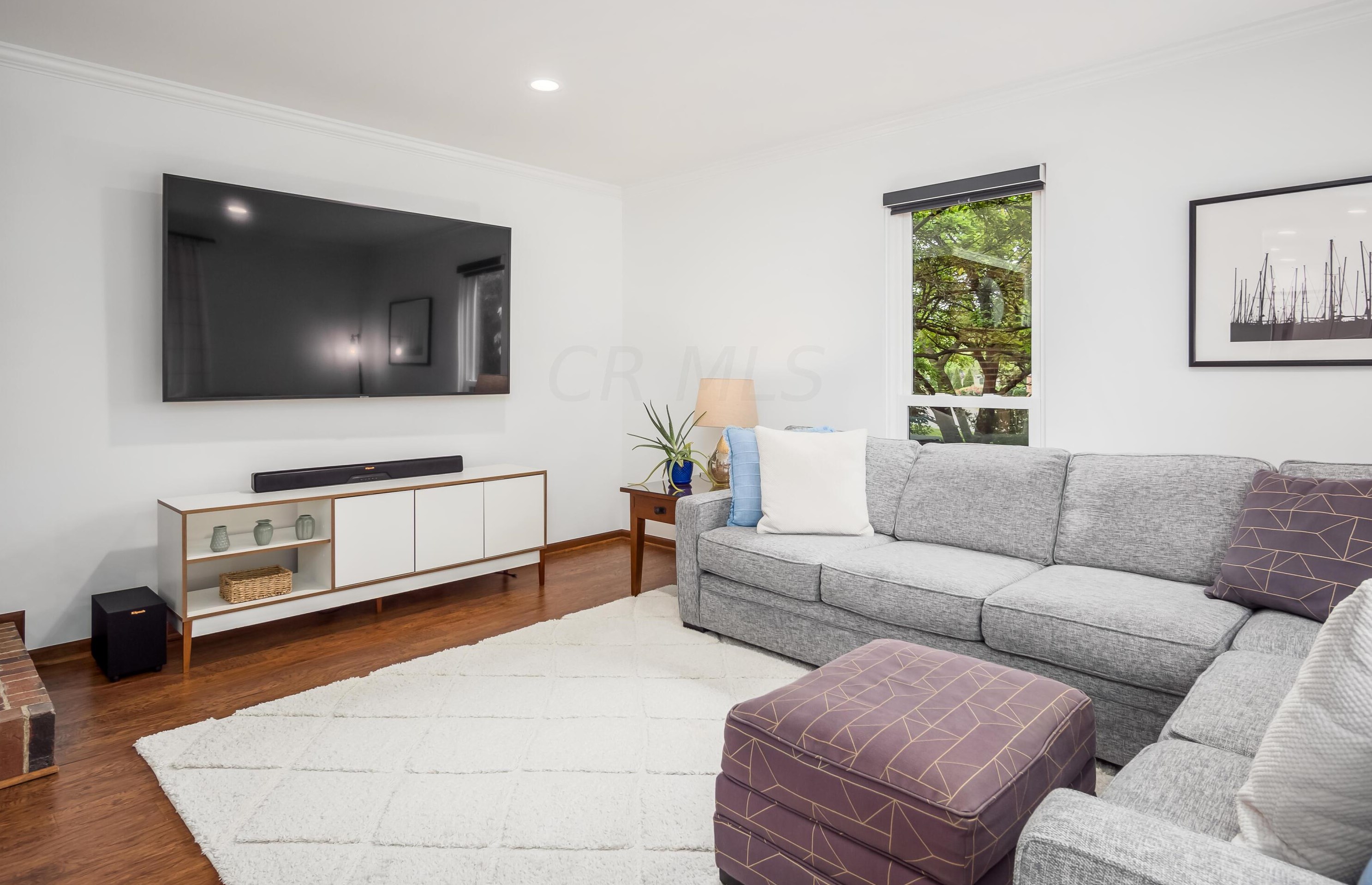 4216 Chaucer Ln, Columbus OH 43220-4079 exterior