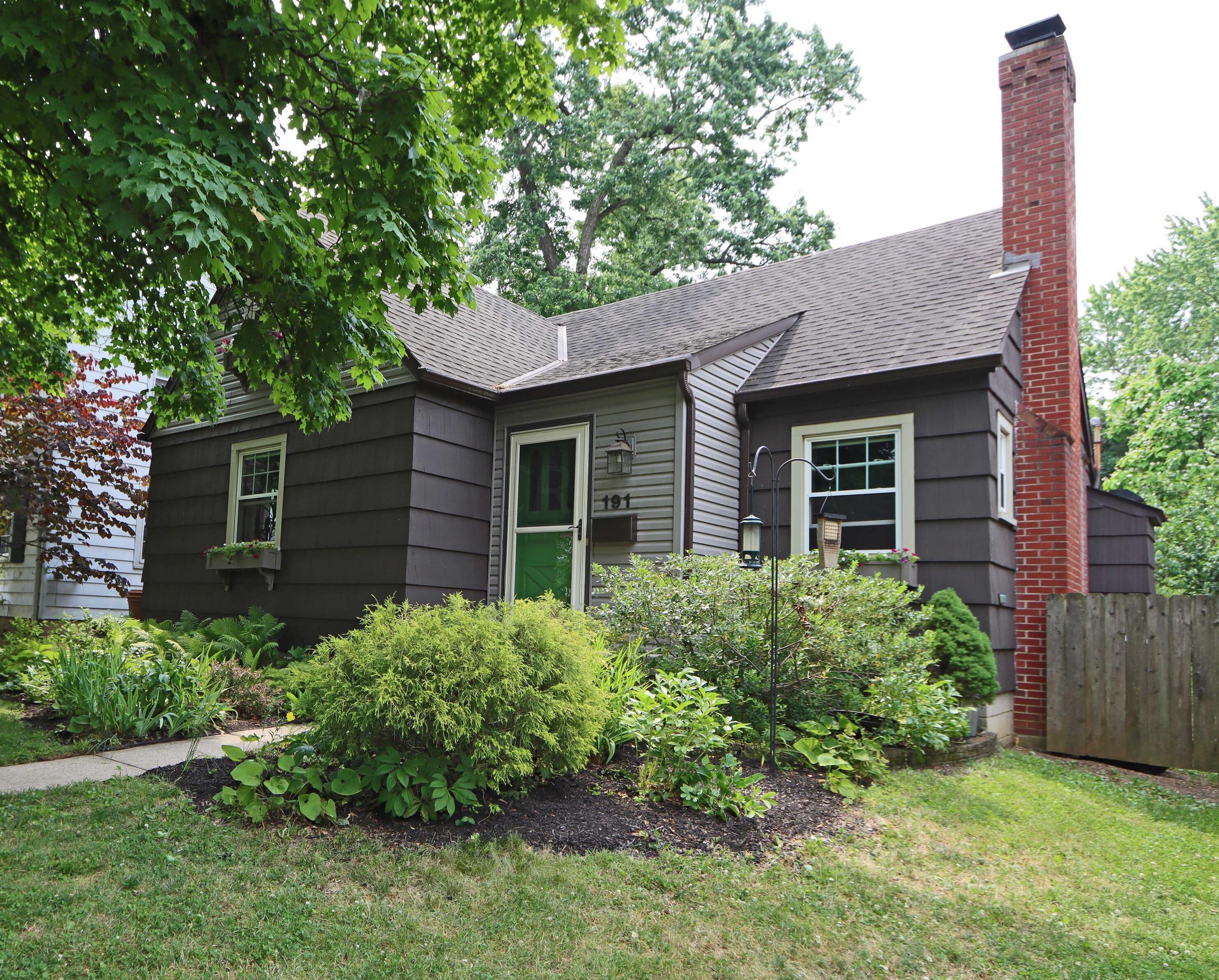 191 Leland Ave, Columbus, OH 43214-1513