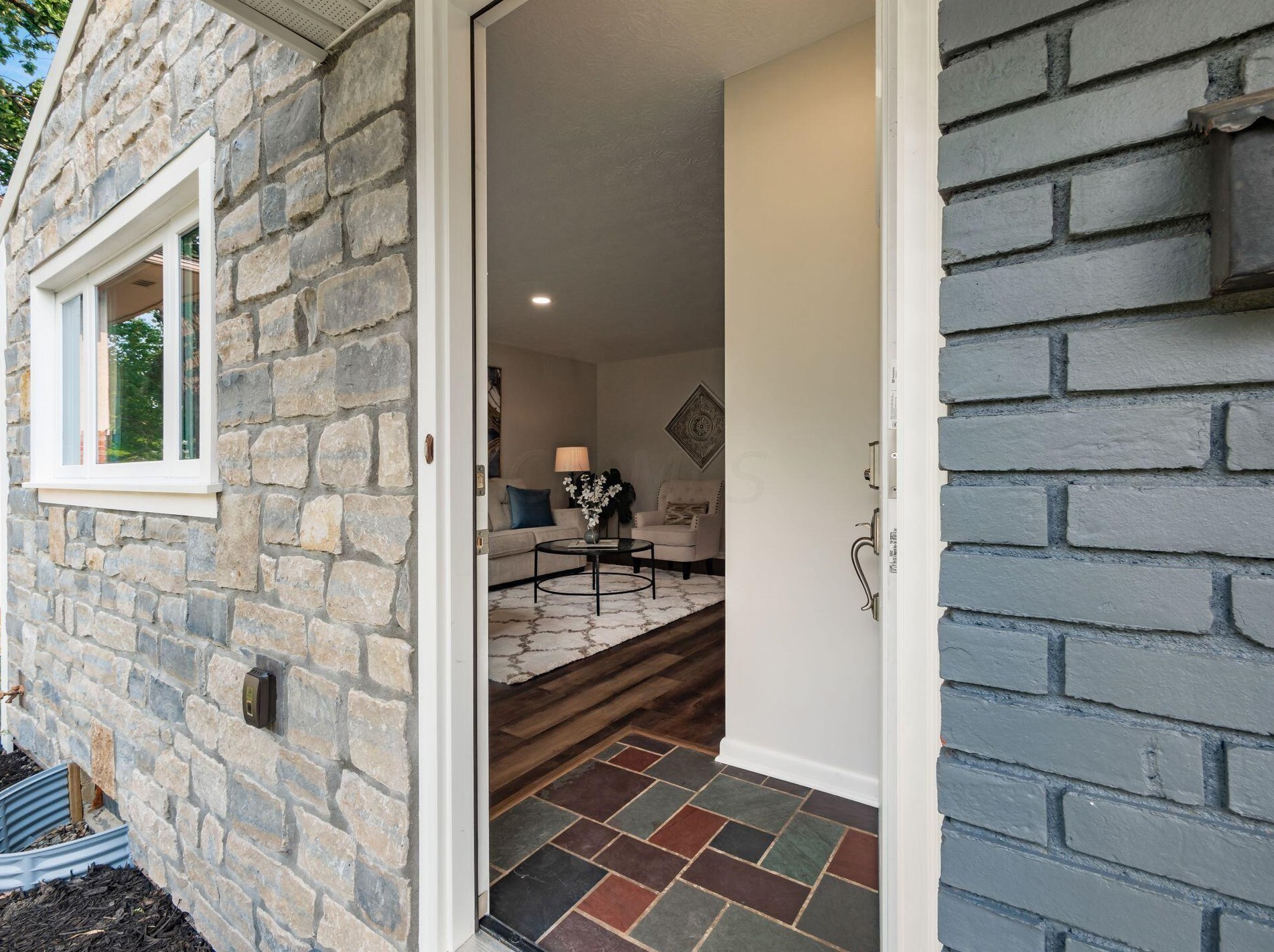 5624 Sandalwood Blvd, Columbus, OH 43229-4326