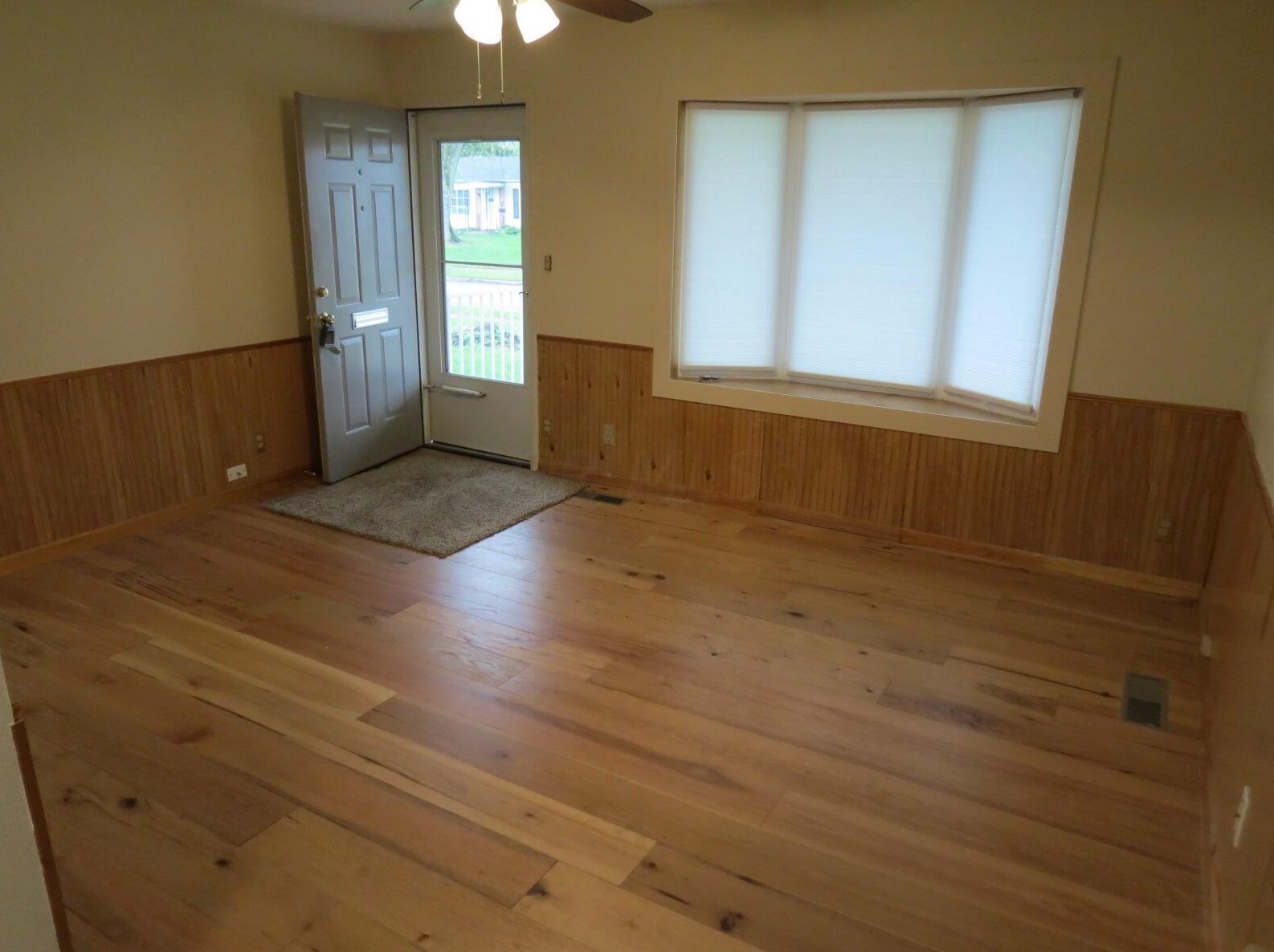 2860 Dolby Dr, Columbus OH  43207-3650 exterior