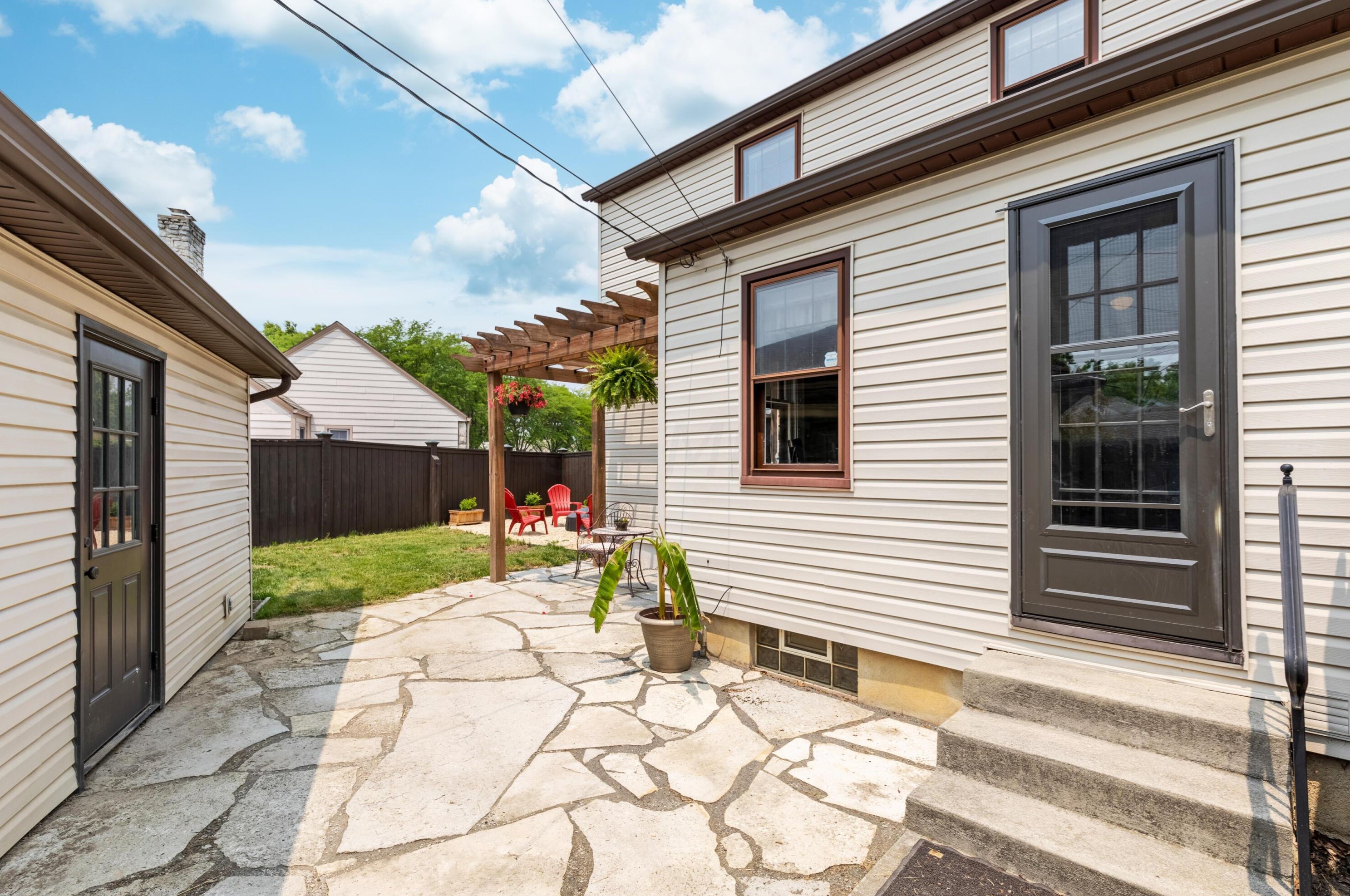 133 Guernsey Ave, Columbus OH 43204-2577 exterior