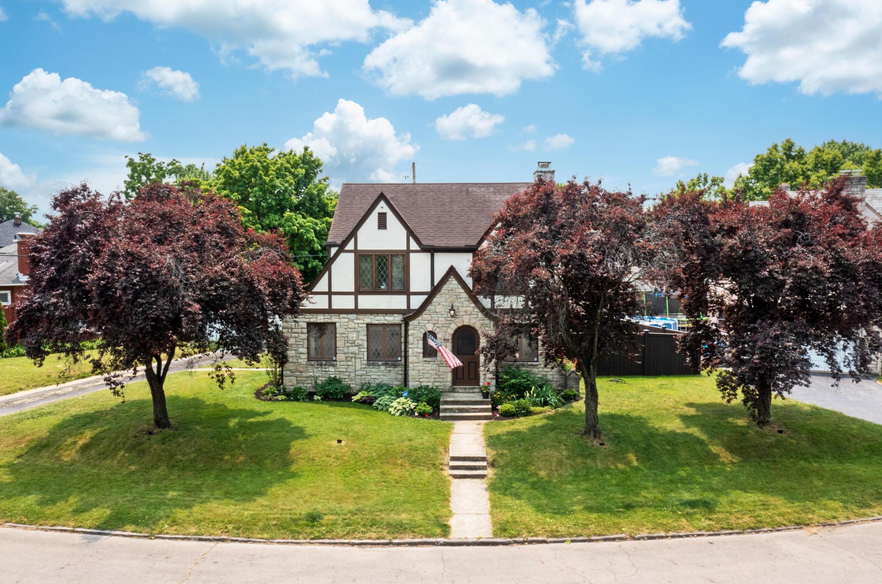 133 Guernsey Ave, Columbus, OH 43204-2528
