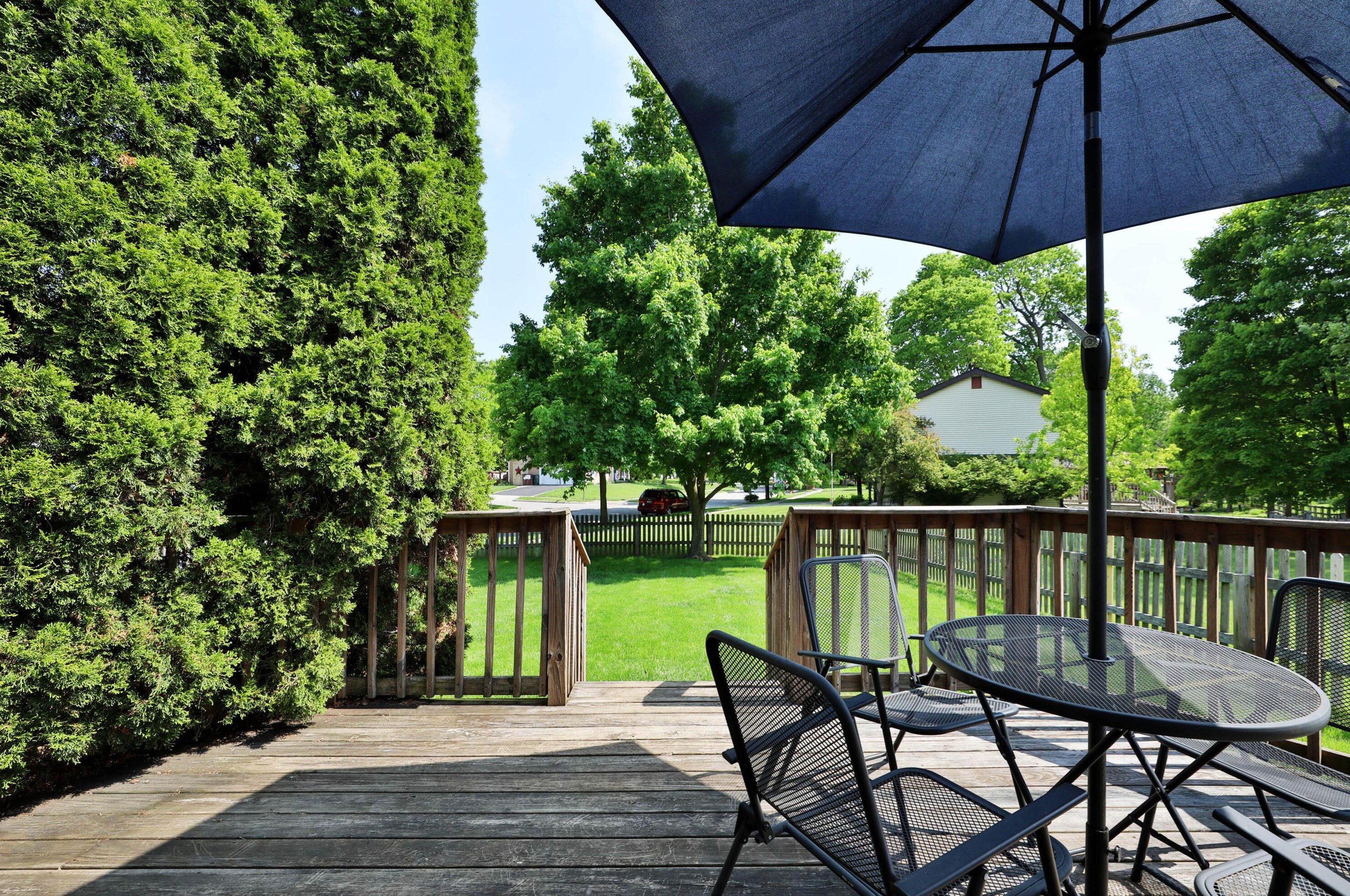 3642 Pinwherry Ct, Columbus OH 43221-5241 exterior