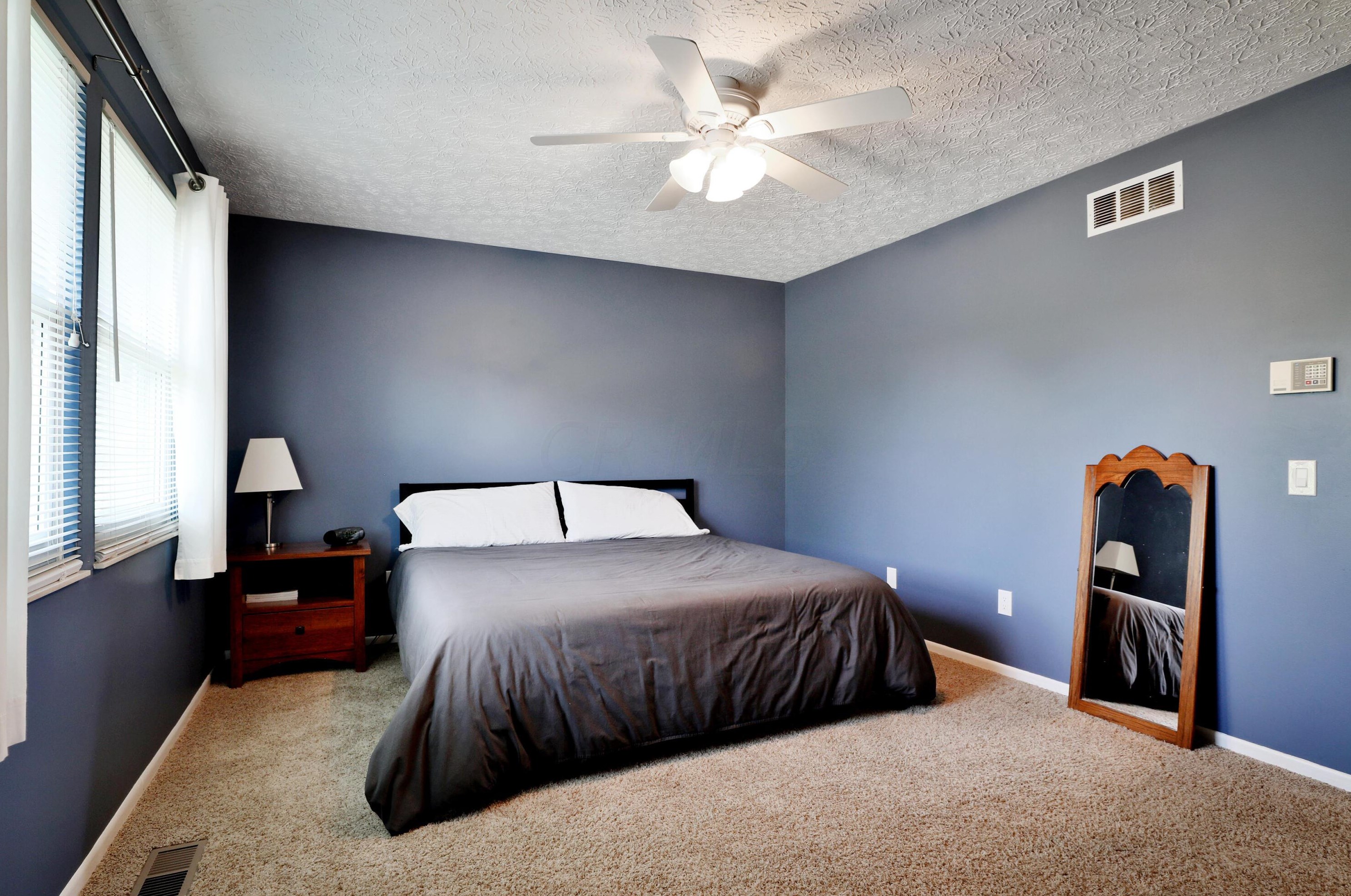 3642 Pinwherry Ct, Columbus OH 43221-5241 exterior