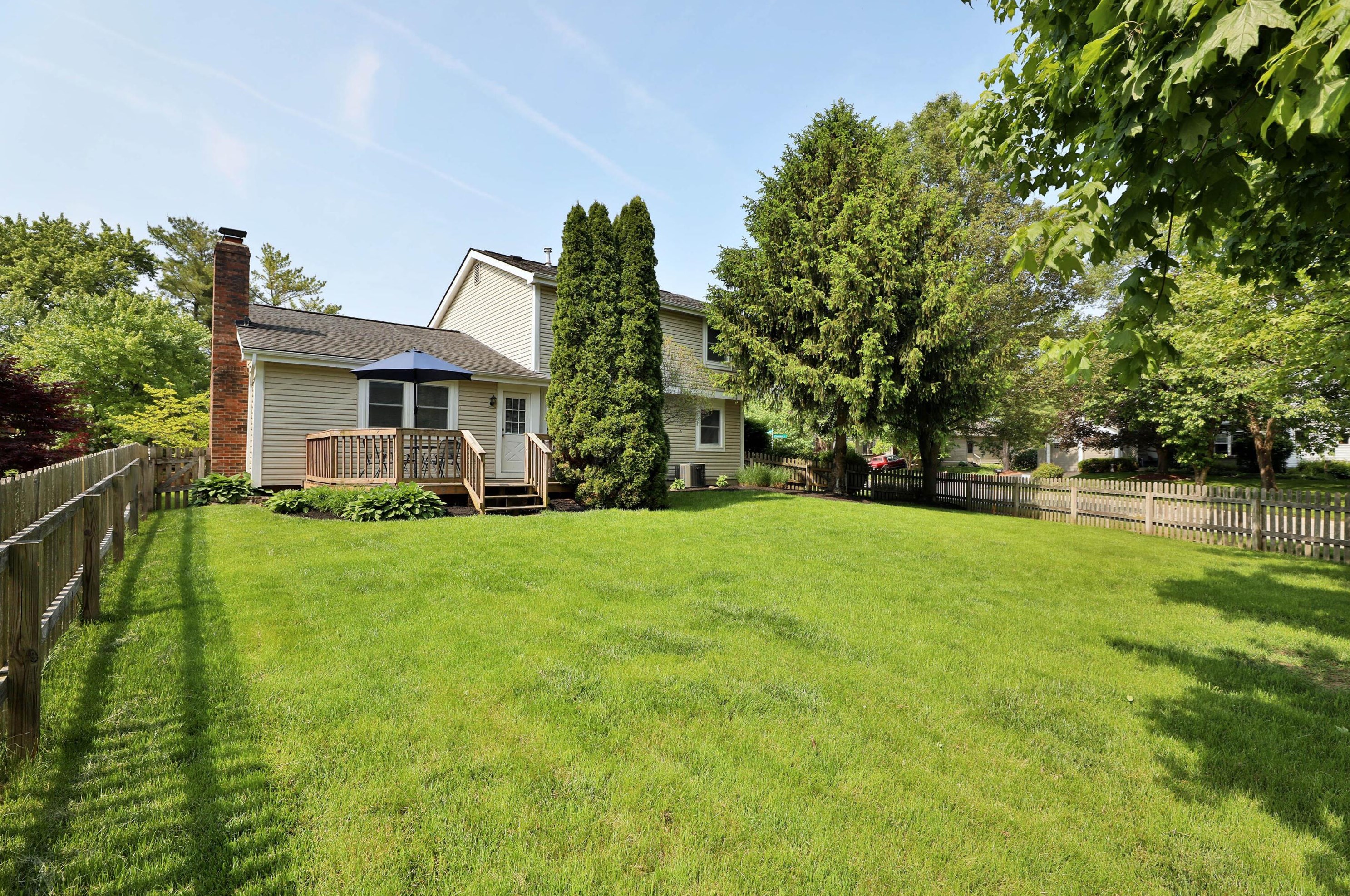 3642 Pinwherry Ct, Columbus OH 43221-5241 exterior