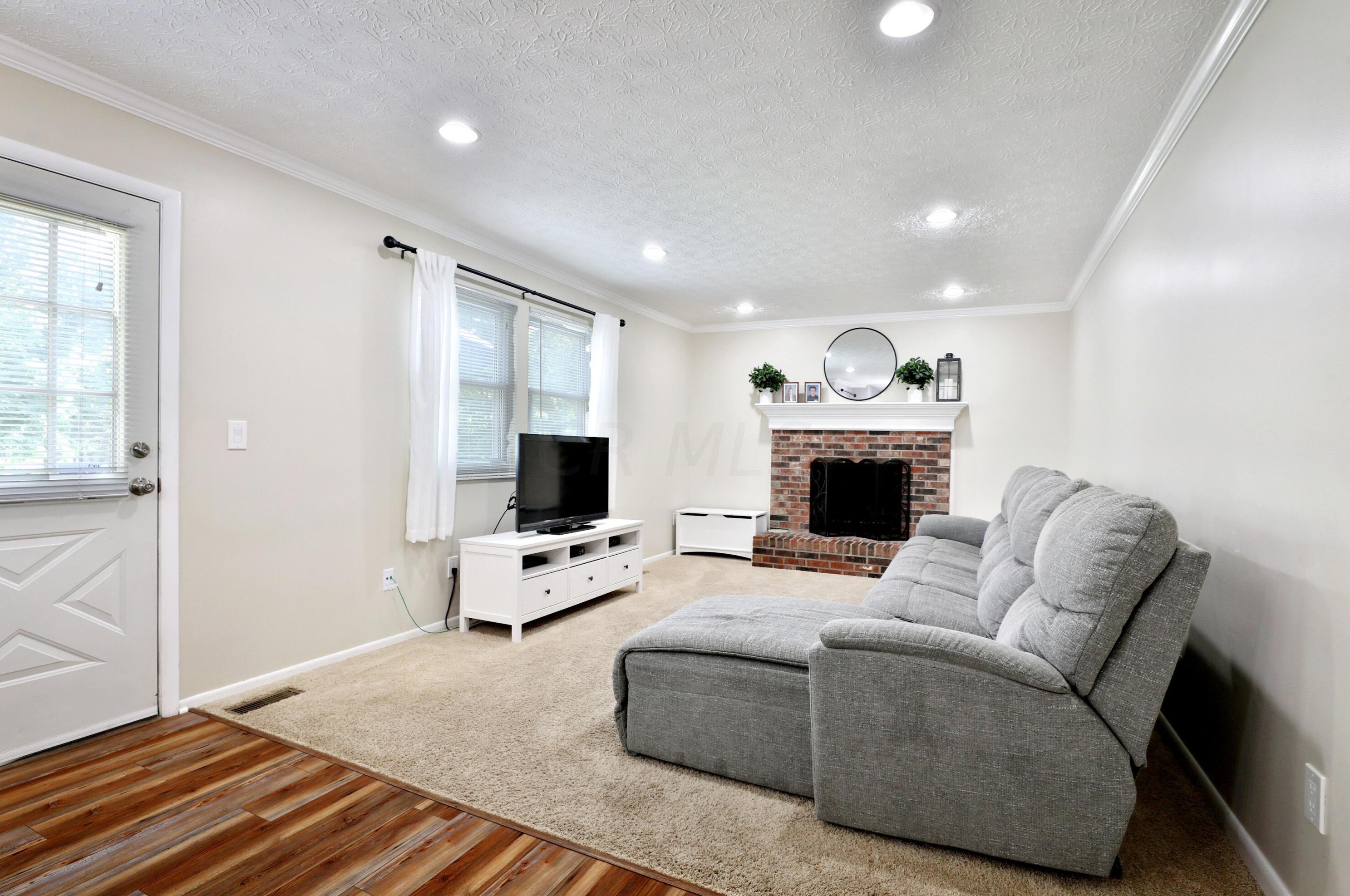 3642 Pinwherry Ct, Columbus OH 43221-5241 exterior