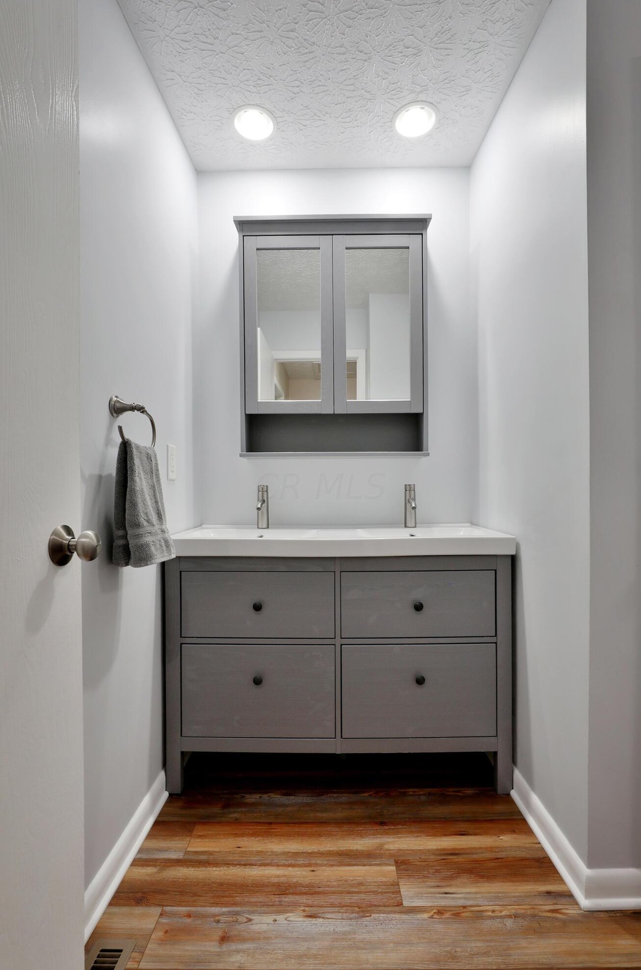 3642 Pinwherry Ct, Columbus OH 43221-5241 exterior