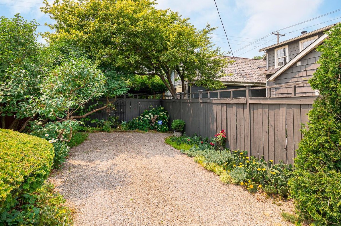 191 Jackson St, Columbus OH 43206-1228 exterior