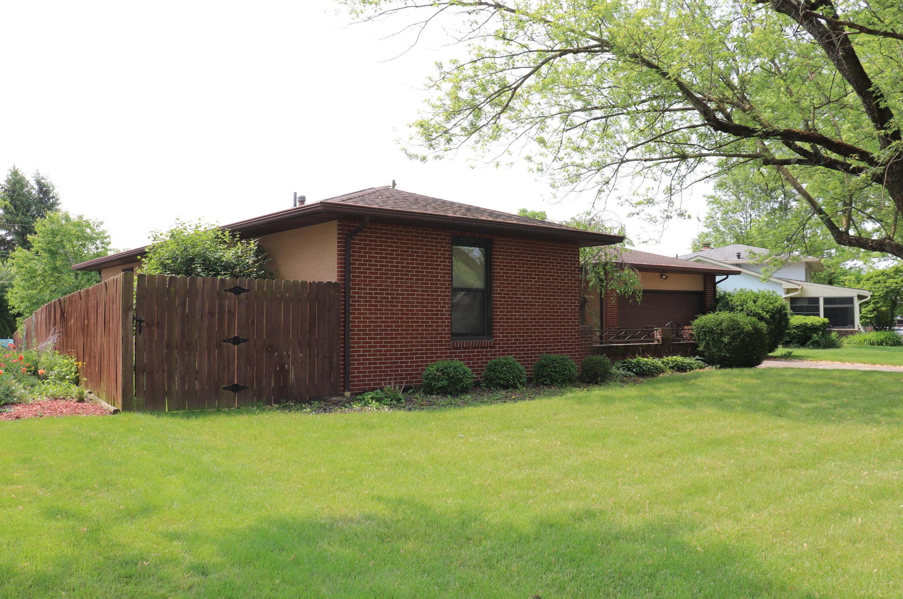 37 Coventry Rd, Delaware, OH 43015