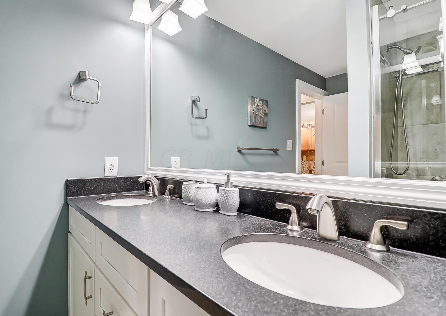 3044 Herrick Rd, Columbus OH 43221-2620 exterior