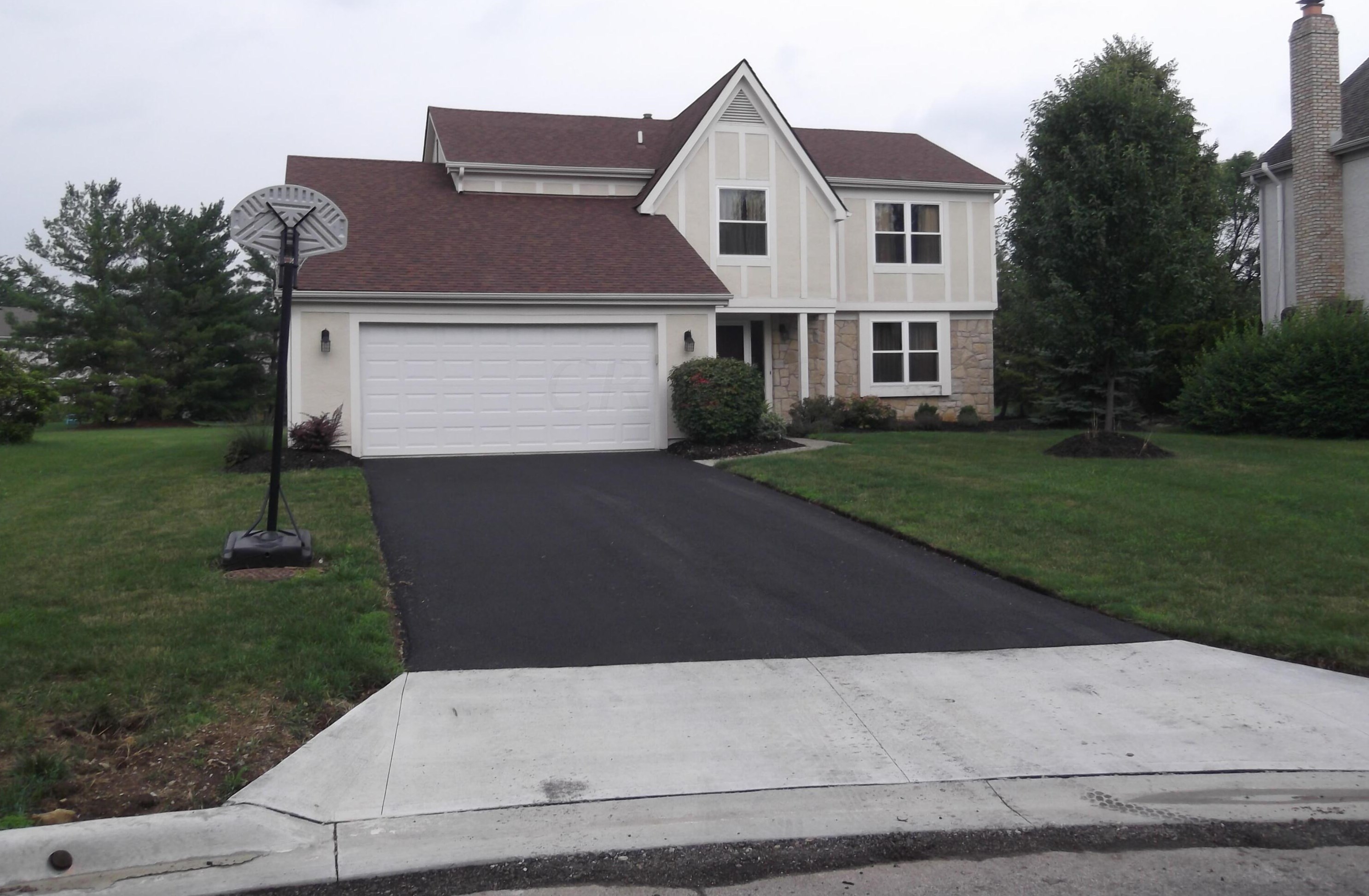 6918 Black Hawk Ct, Dublin, OH 43017